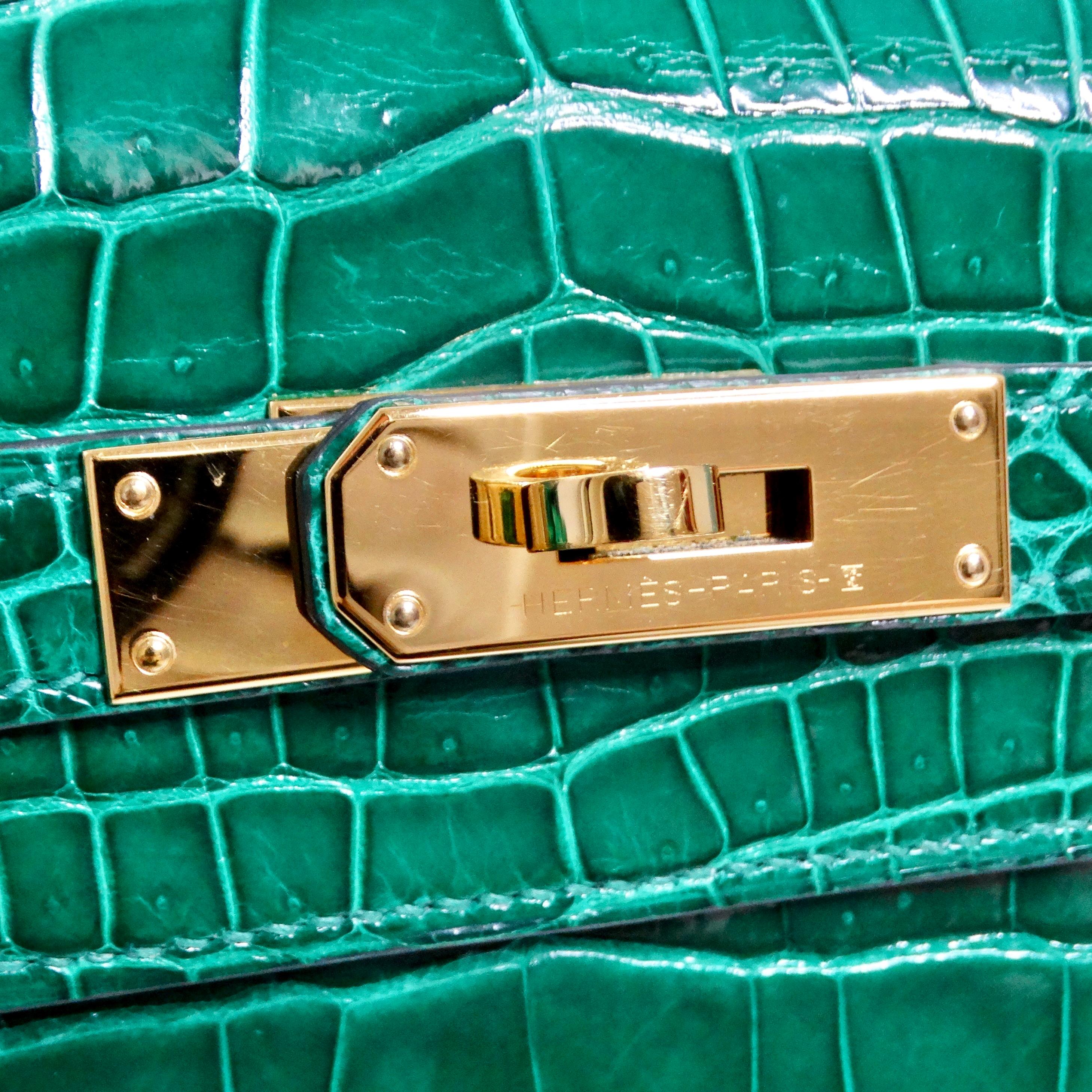 Women's or Men's Hermes Kelly 35cm Malachite Shiny Crocodile Porosus Gold Hardware For Sale