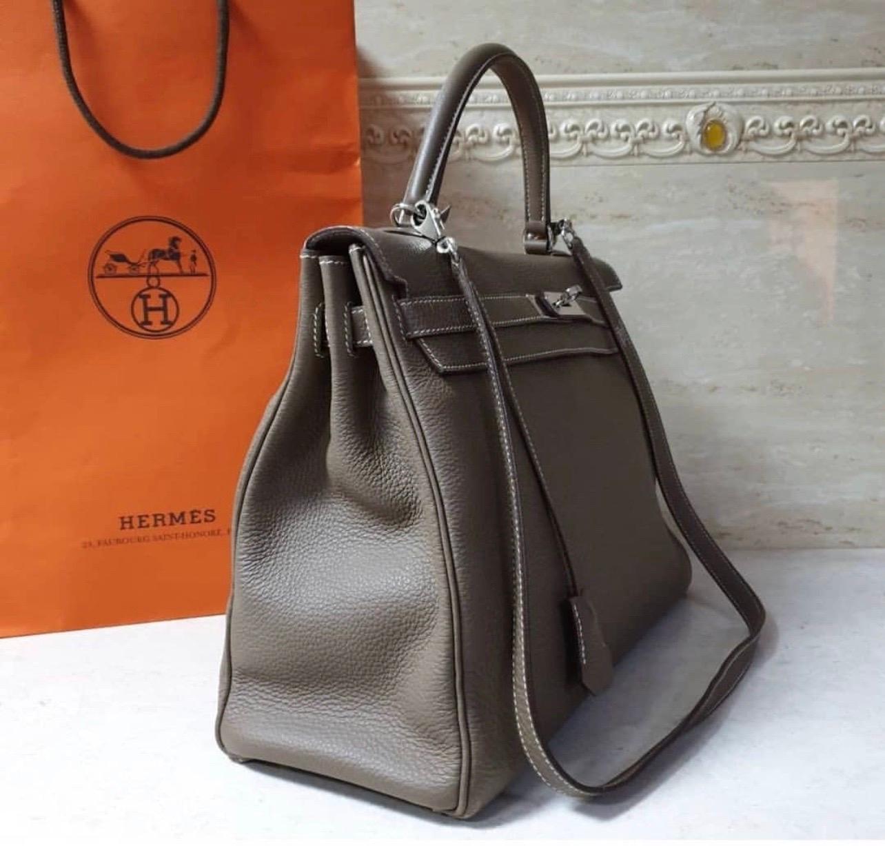 Gray Hermes Kelly 35 Leather Handbag.