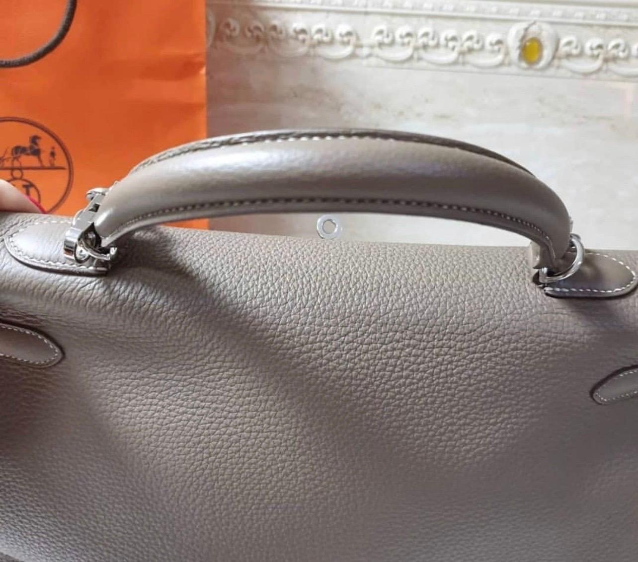 Hermes Kelly 35 Leather Handbag. In Excellent Condition In Krakow, PL