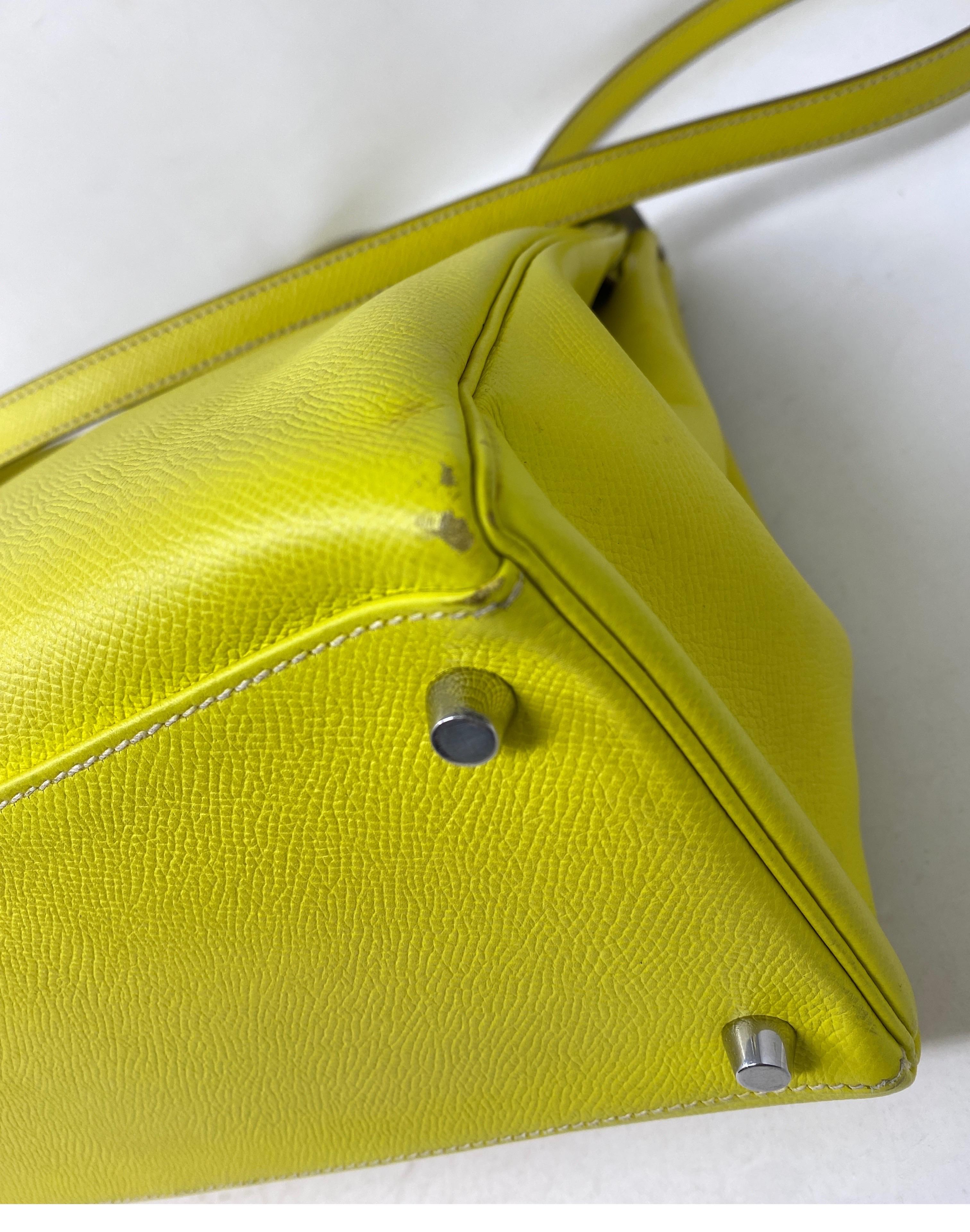 Hermès Kelly 35 Lime/Gris Perle Candy Epsom In Good Condition In Athens, GA