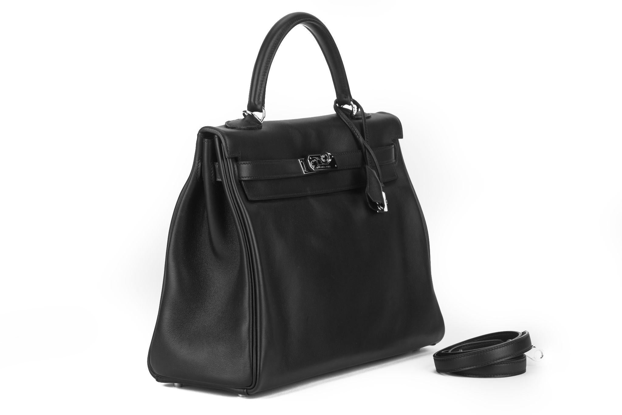 Hermès Kelly 35 Retourne Black Swift In Excellent Condition In West Hollywood, CA