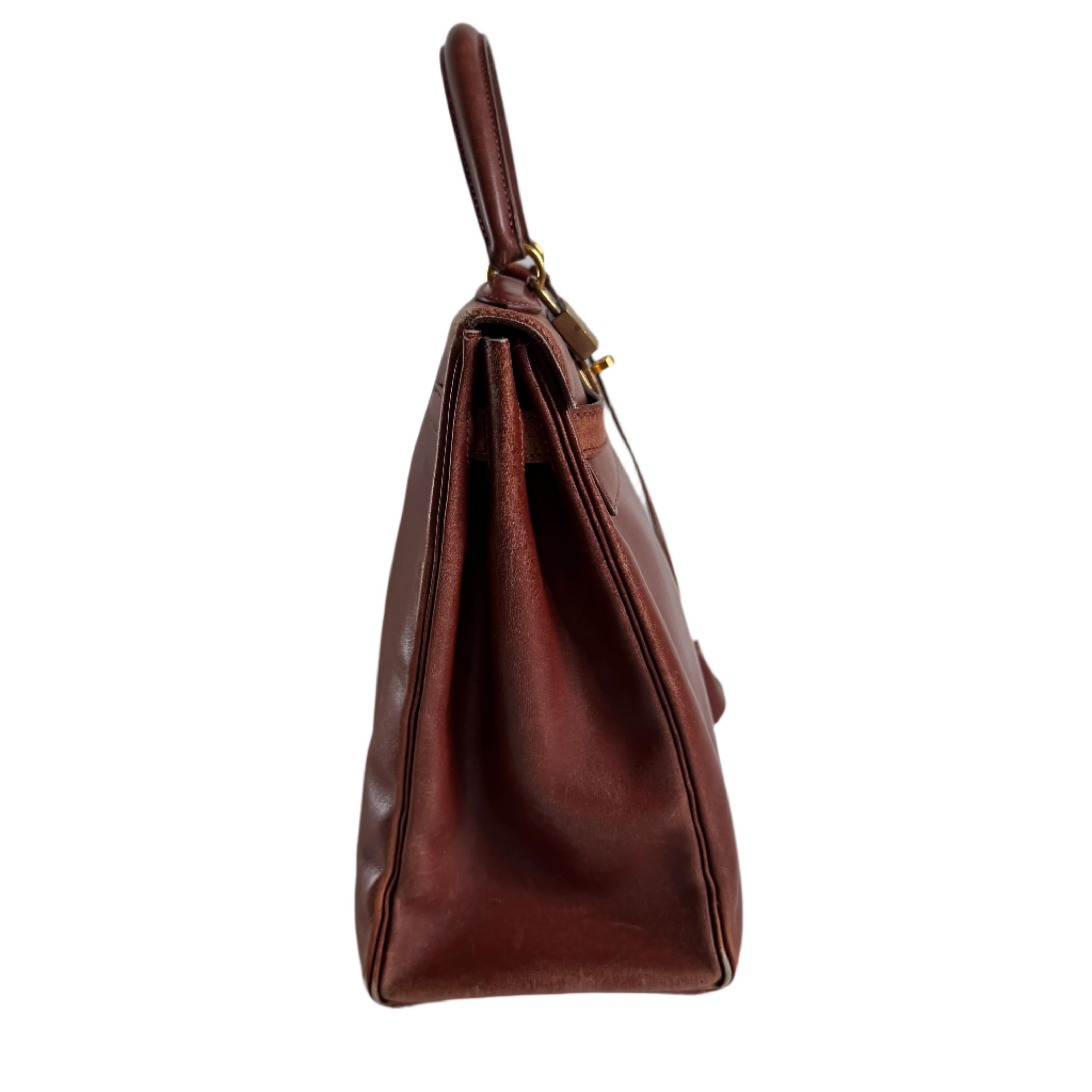 Donna Hermes Kelly 35 Retourne Scatola Marrone Pelle di Vitello Hardware Oro in vendita