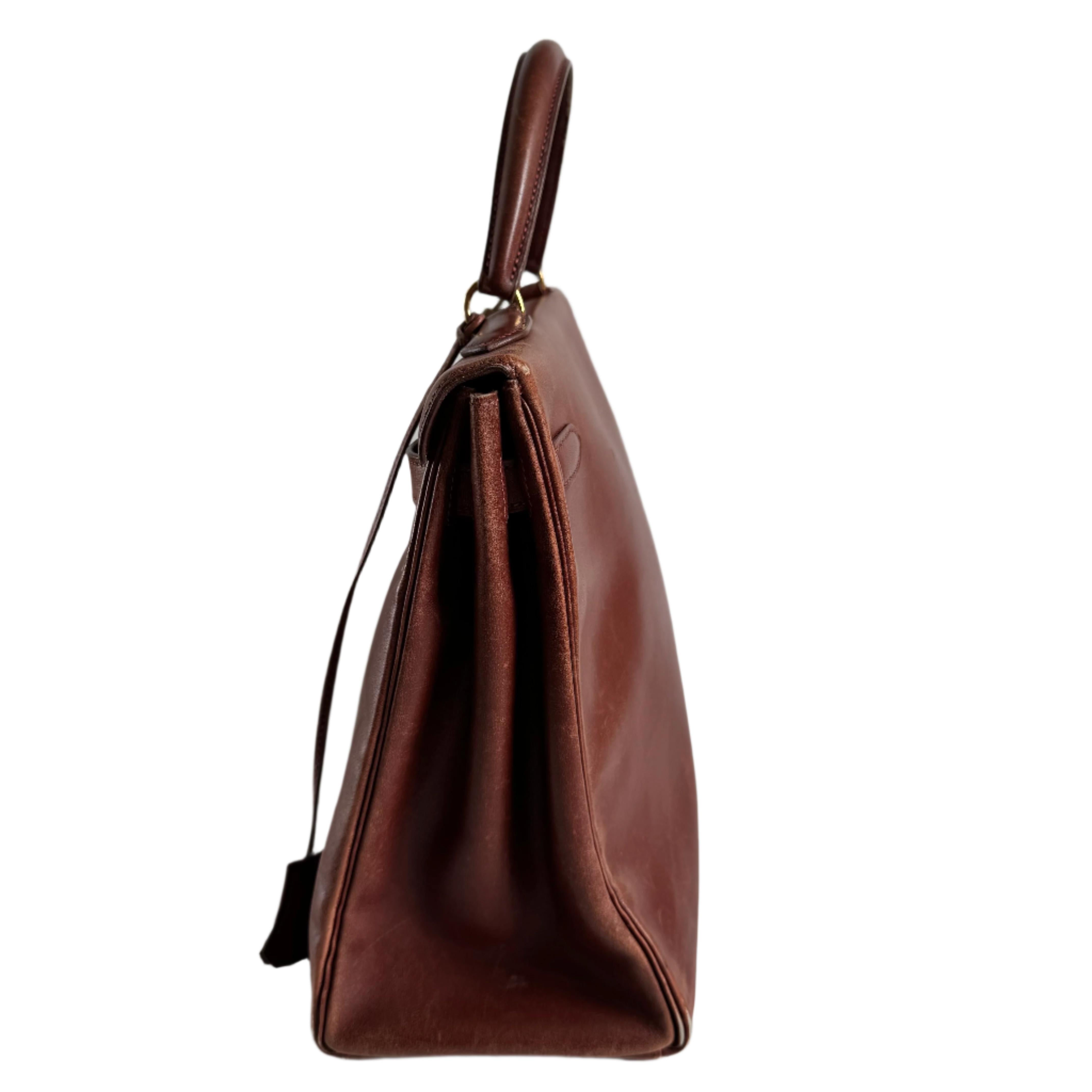 Hermes Kelly 35 Retourne Scatola Marrone Pelle di Vitello Hardware Oro in vendita 1