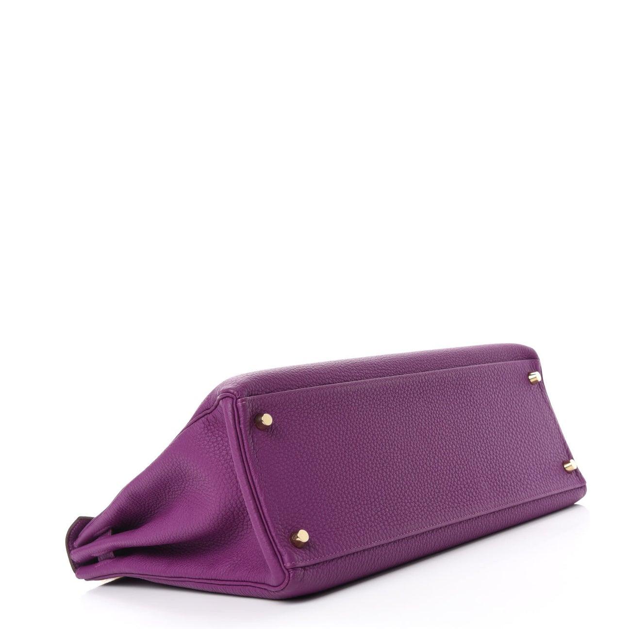 HERMES Kelly 35 Retourne Lila Gold Togo Leder Top Handle Umhängetasche im Zustand „Gut“ im Angebot in Chicago, IL