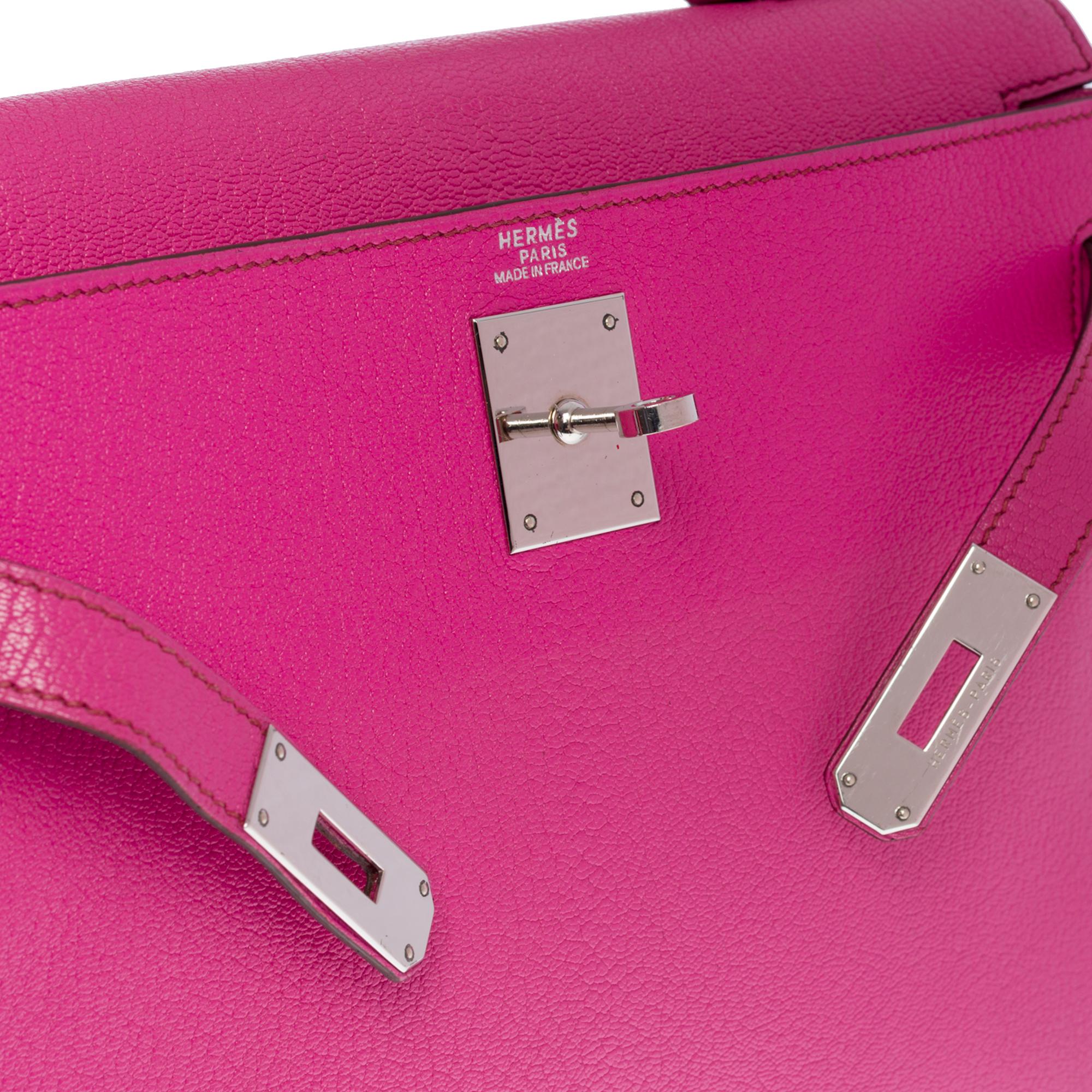 Hermès Kelly 32 handbag strap in Fuchsia Mysore Chèvre leather, silver hardware In Excellent Condition In Paris, IDF