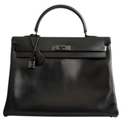 Hermès Kelly 35 So Black Box Calfskin with Black PVD Hardware Limited Edition