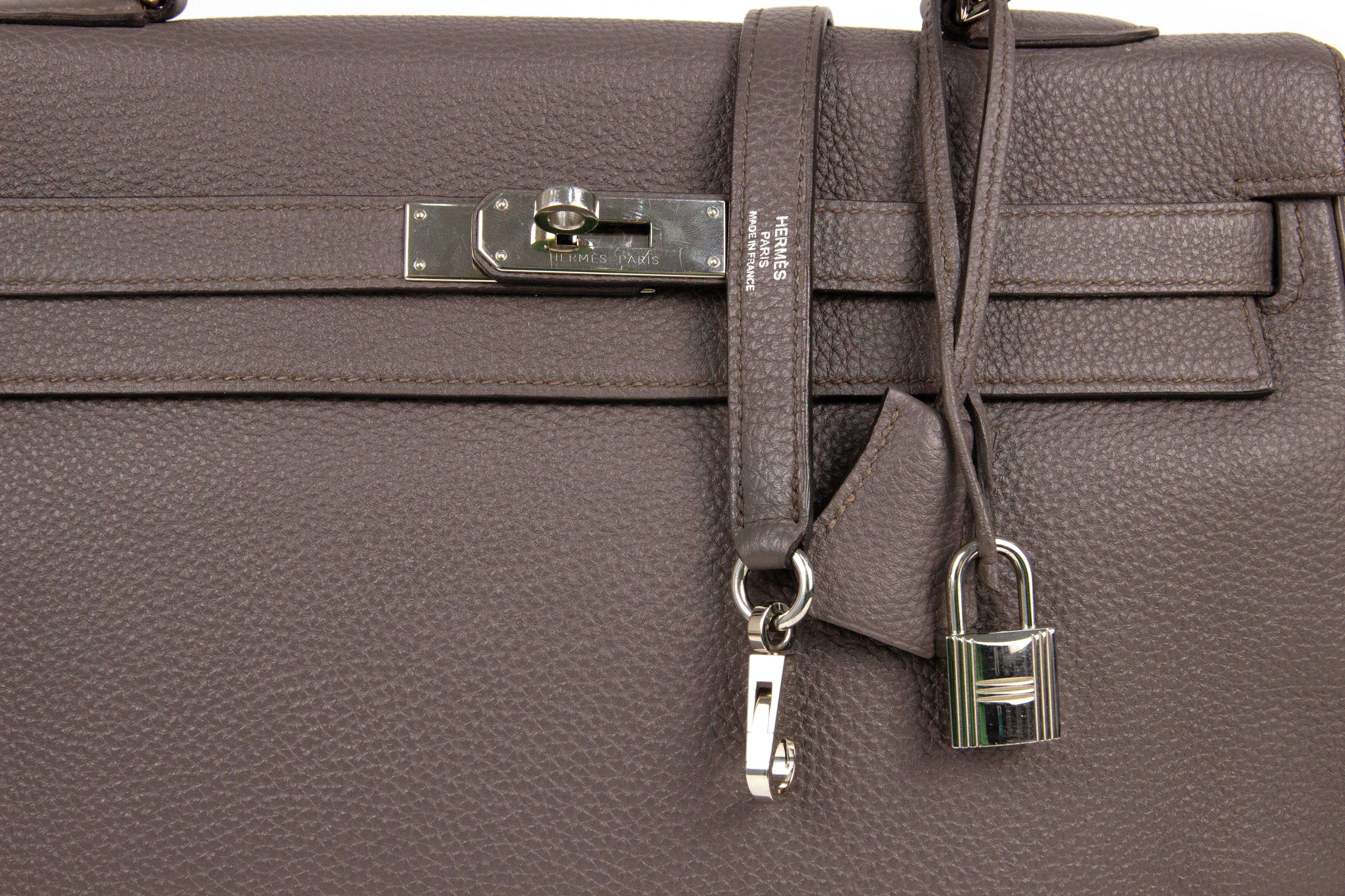 Women's Hermes Kelly 35 Togo Leather Etain Retourne Gold Hardware Bag For Sale