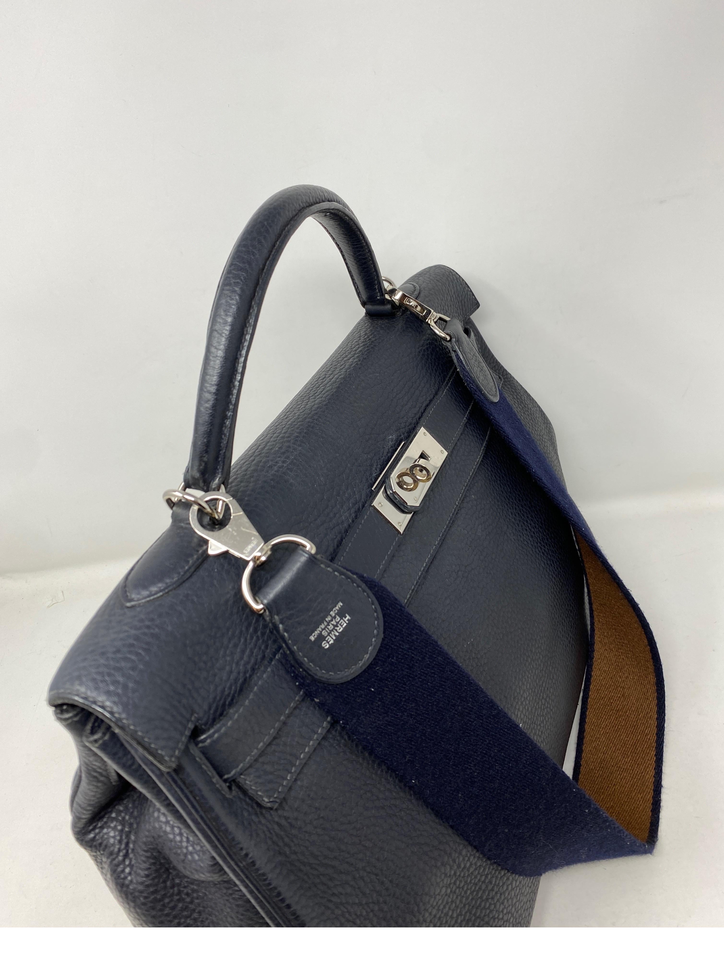 Hermes Kelly 40 Blue Indigo Bag In Good Condition In Athens, GA