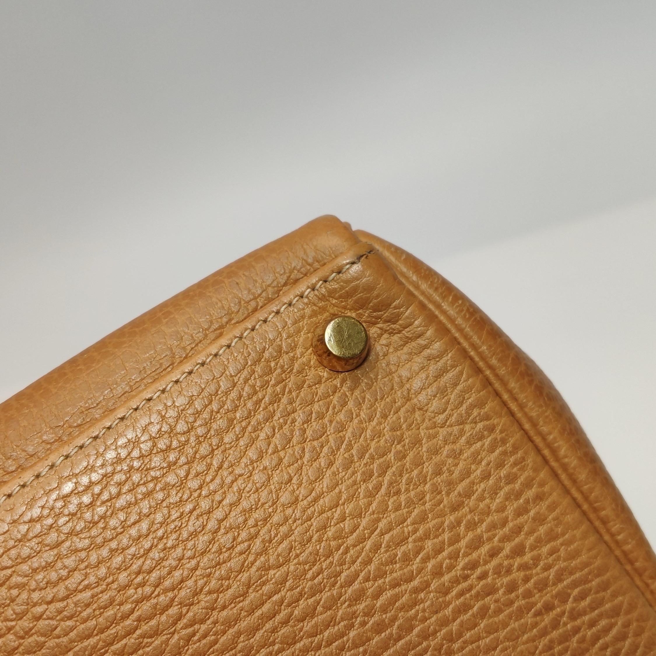 Hermes Kelly 40 Retourne Gold Togo Leather Gold Hardware 1993 en vente 8
