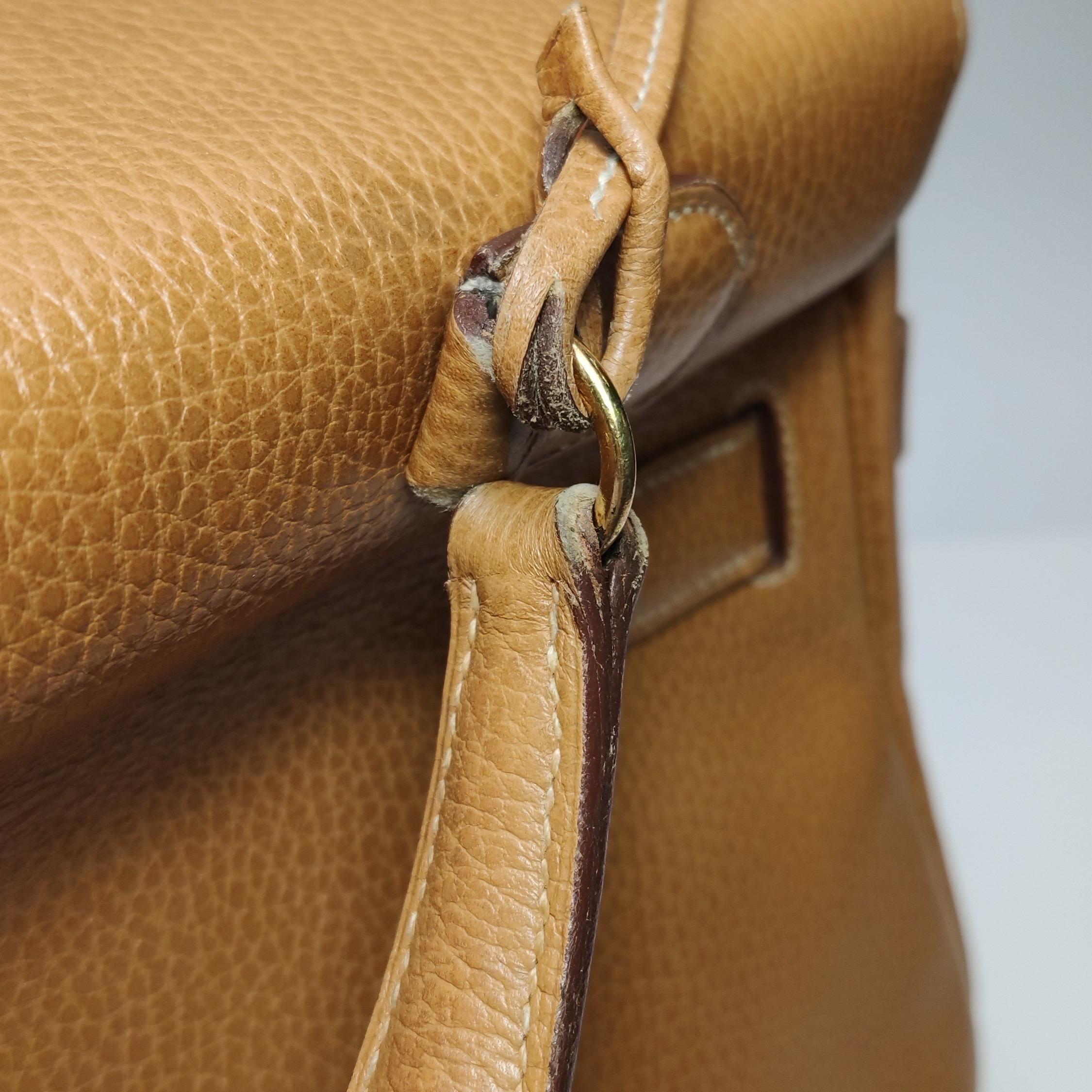 Hermes Kelly 40 Retourne Gold Togo Leather Gold Hardware 1993 en vente 9