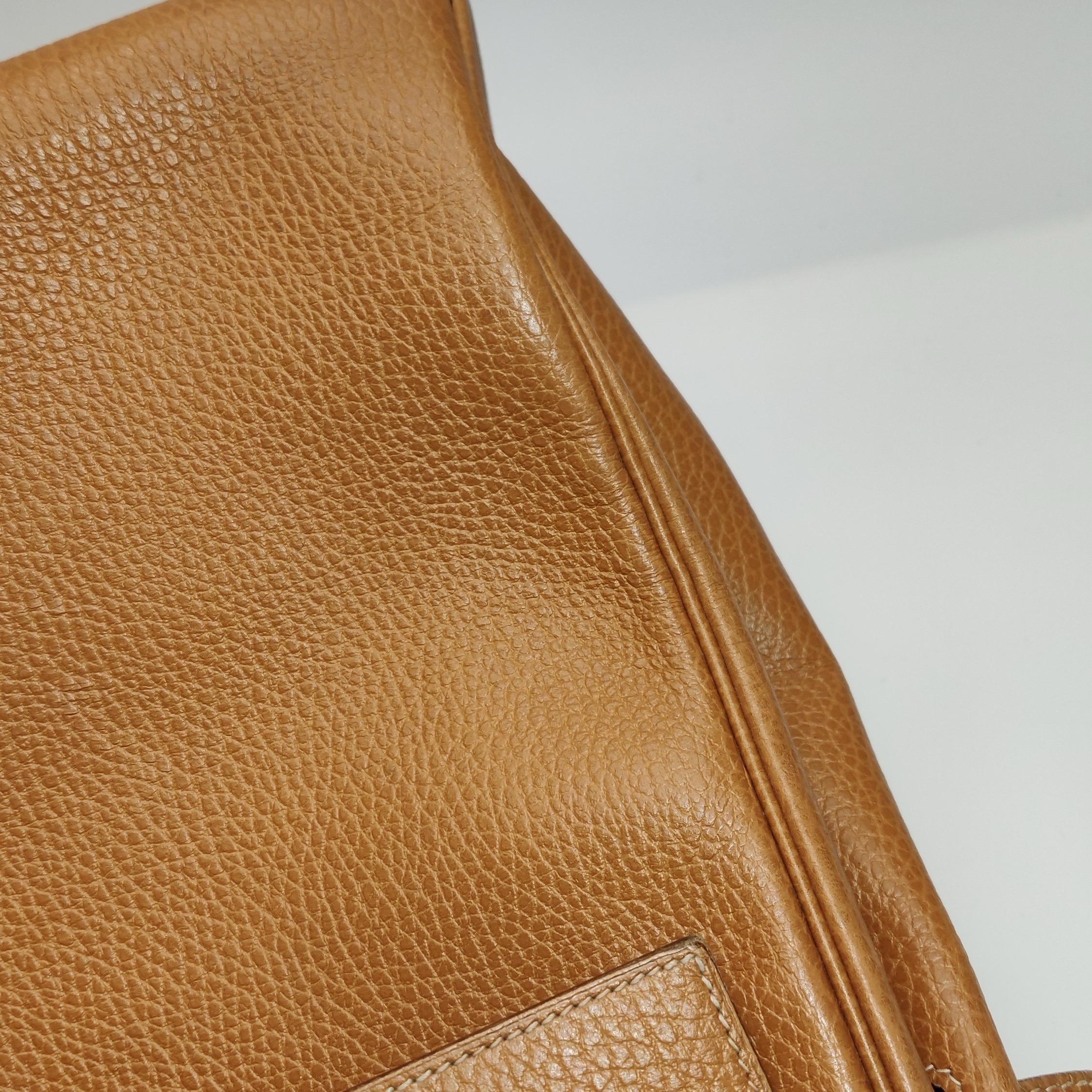 Hermes Kelly 40 Retourne Gold Togo Leather Gold Hardware 1993 en vente 11