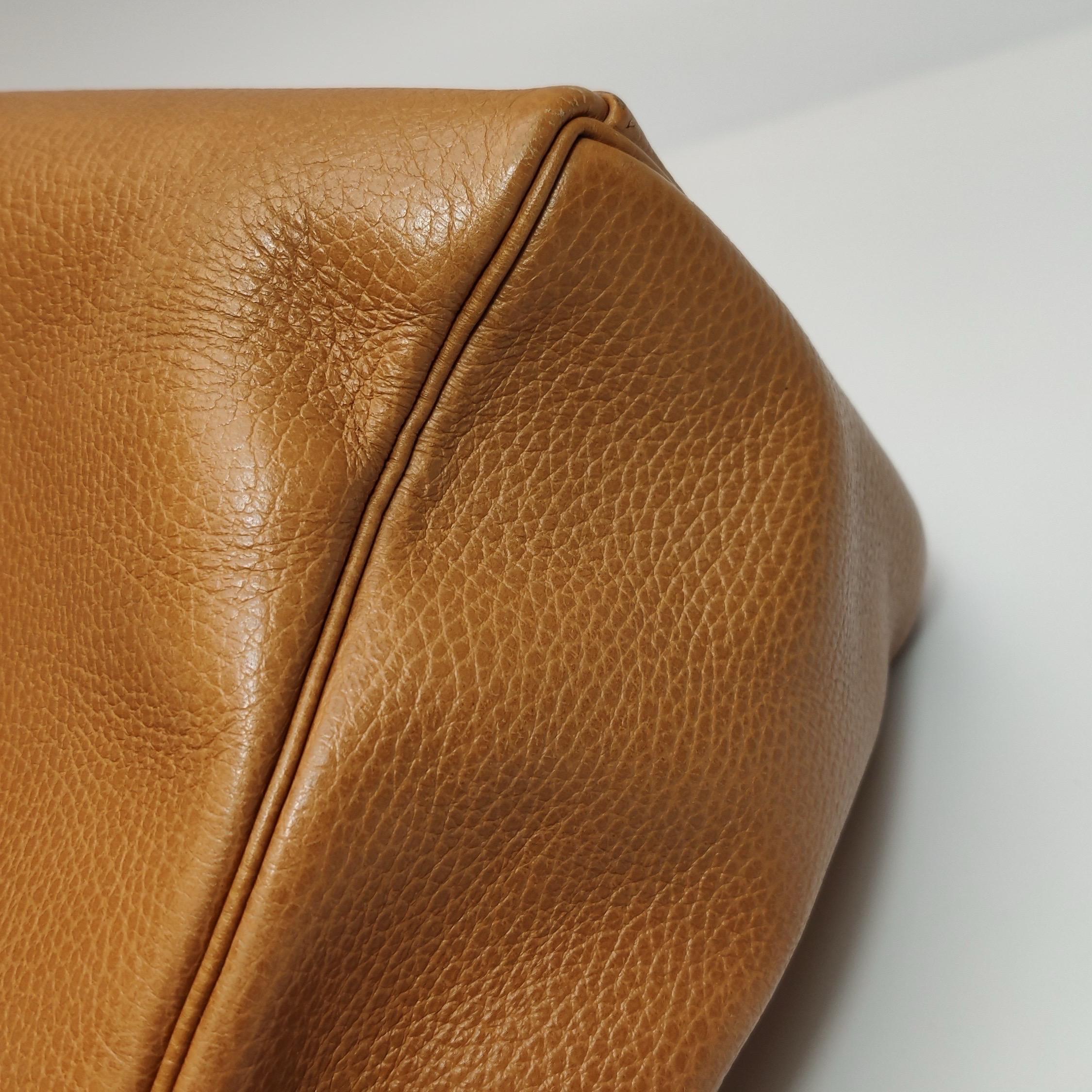Hermes Kelly 40 Retourne Gold Togo Leather Gold Hardware 1993 en vente 12