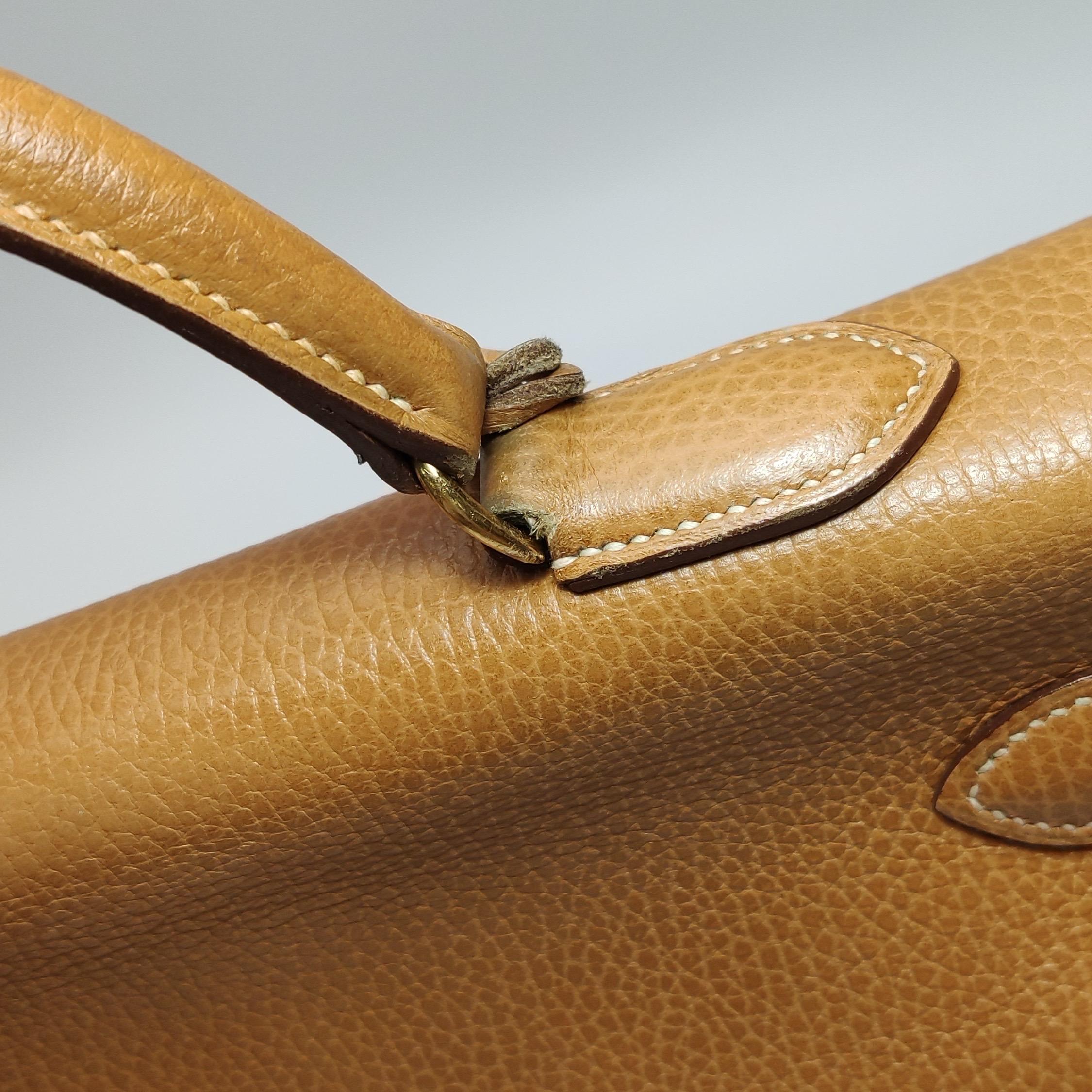 Hermes Kelly 40 Retourne Gold Togo Leather Gold Hardware 1993 en vente 14