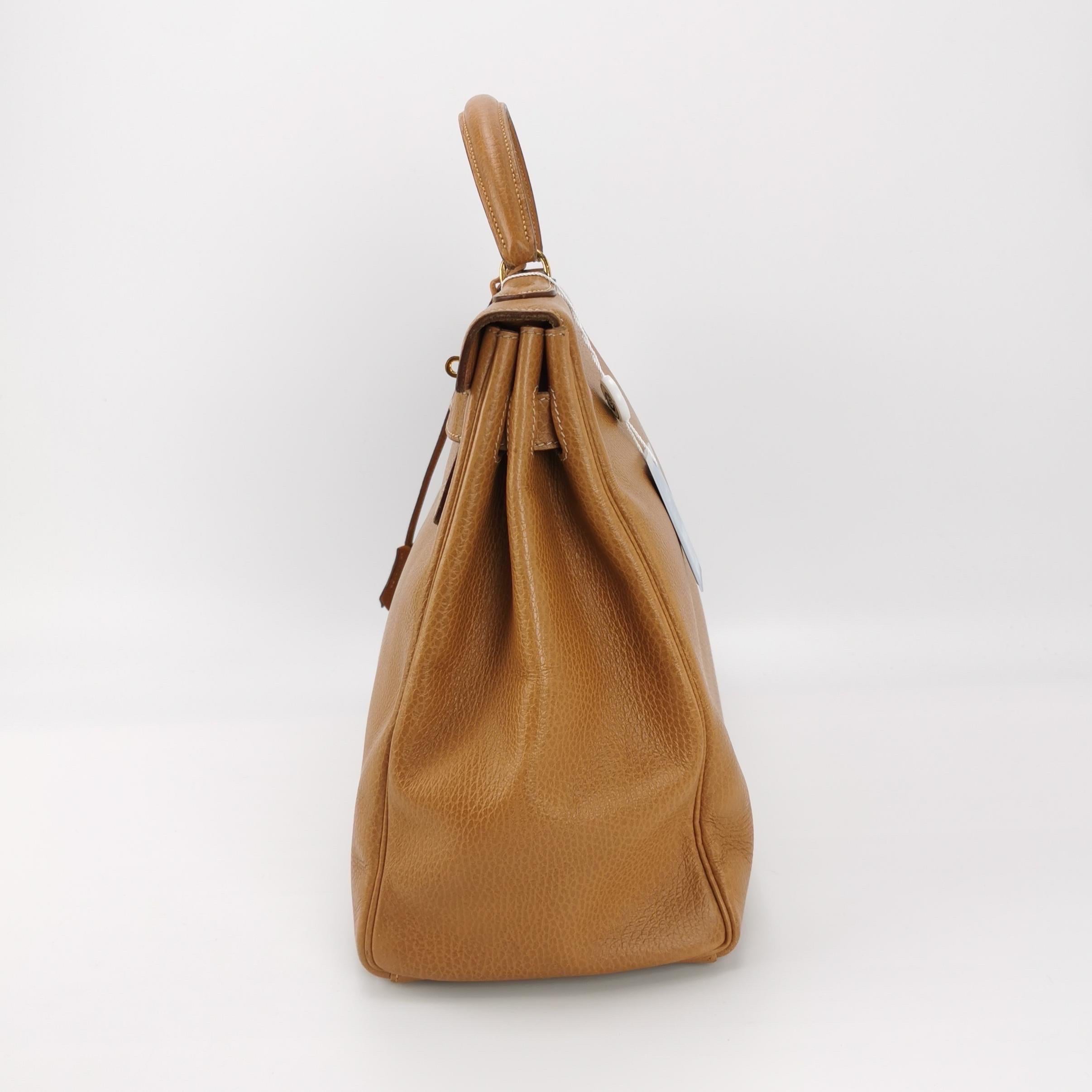 Hermes Kelly 40 Retourne Gold Togo Leather Gold Hardware 1993 Pour femmes en vente