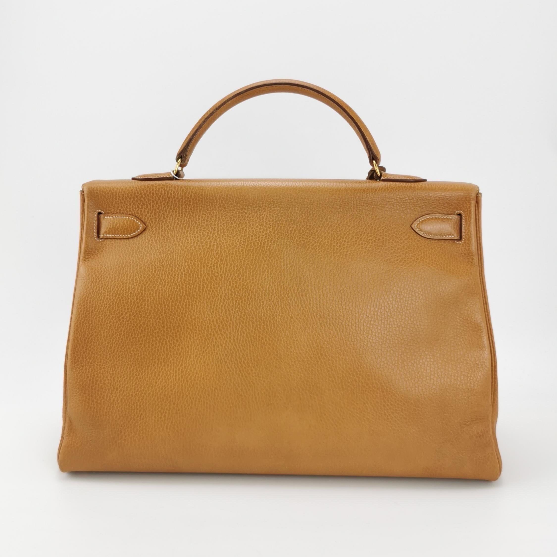 Hermes Kelly 40 Retourne Gold Togo Leather Gold Hardware 1993 en vente 1