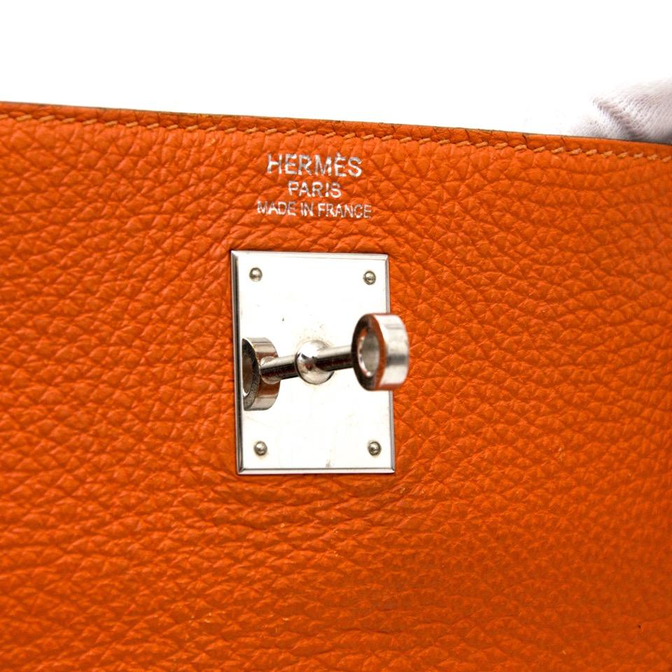 Hermes Kelly 40 Togo Orange PHW In Good Condition For Sale In Antwerp, BE