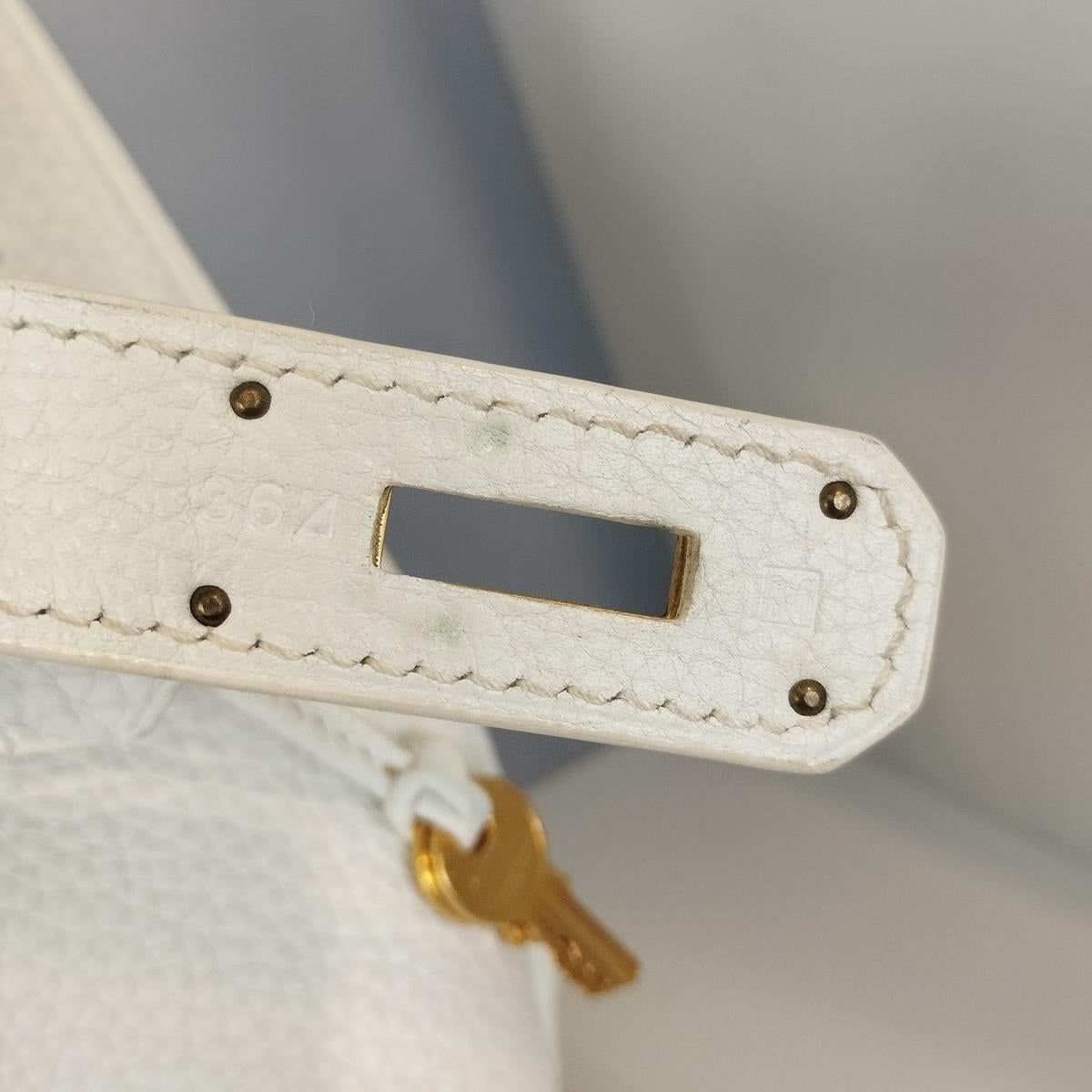 Hermès Kelly 40 White Togo For Sale 5