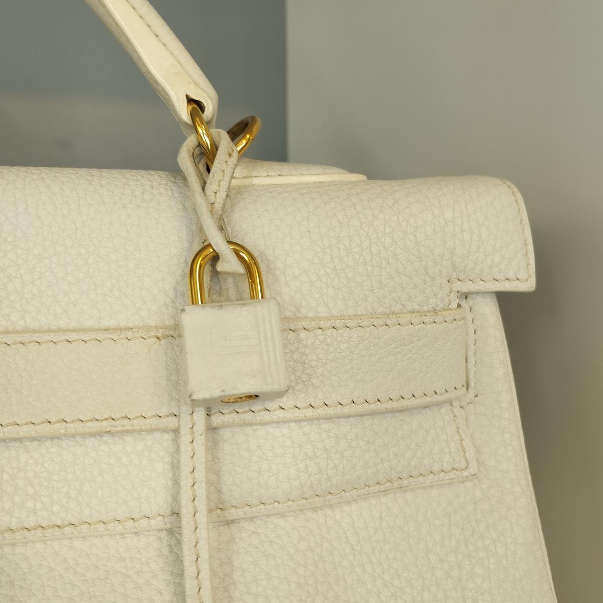 Hermès Kelly 40 White Togo In Good Condition For Sale In Gazzaniga (BG), IT