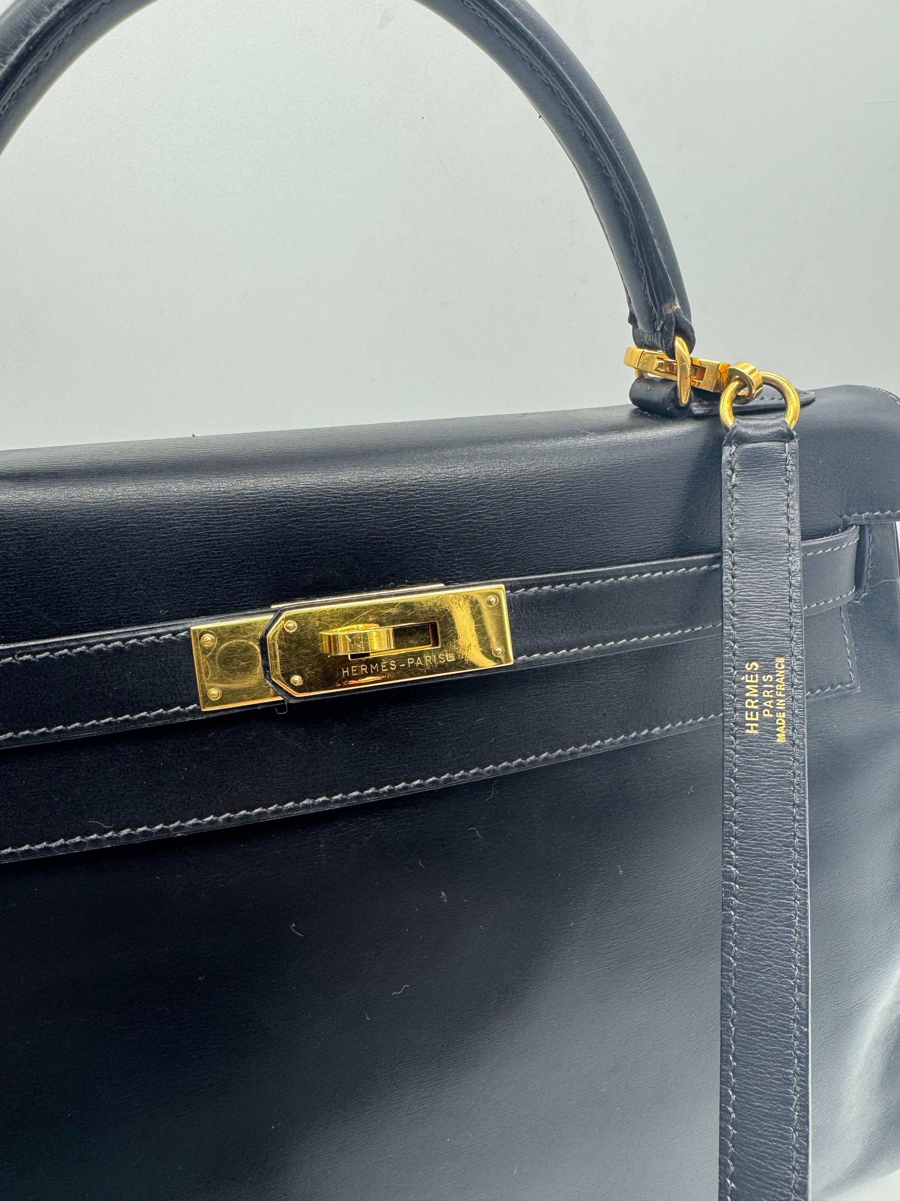 Hermes Kelly Bag 32 Box Kalbsleder  Schulterhandtasche im Zustand „Gut“ im Angebot in 10707, DE