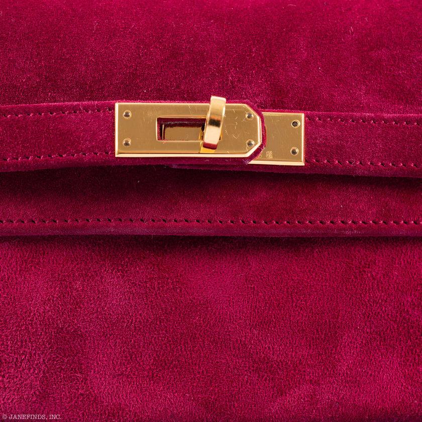 Hermès Kelly Banana Belt Bag 20 Red Veau Doblis Suede Gold Hardware

This Hermès Kelly Banana Pochette is a truly remarkable find. Among the extensive range of colors that Hermès offers, this piece boasts a rich and alluring shade of red, which sets