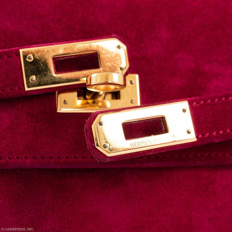 Hermès Kelly Banana 20 Red Suede Waist Pochette Gold Hardware For Sale