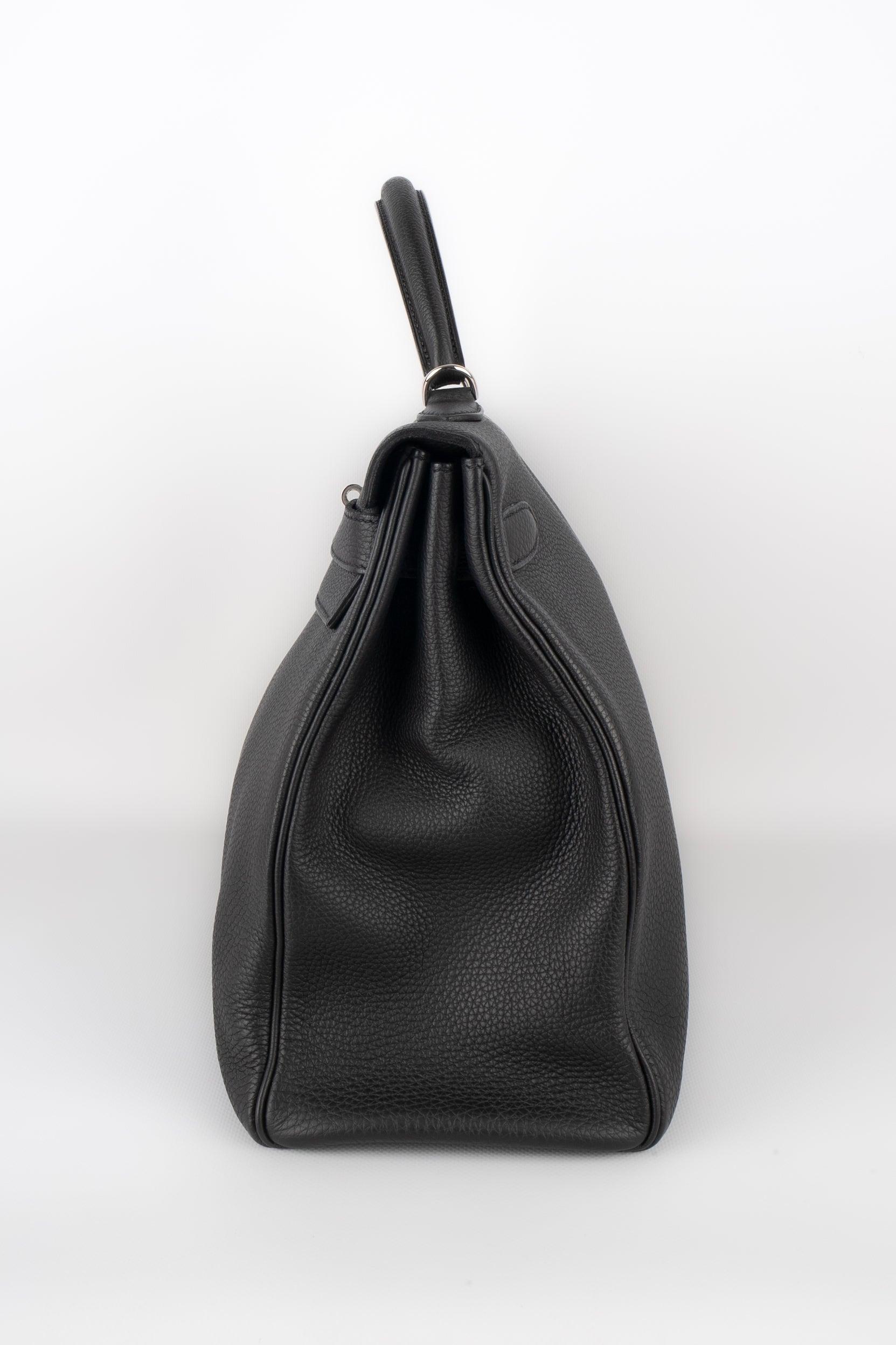 Hermes Kelly Black Togo Retourne Bag, 2021 In Excellent Condition For Sale In SAINT-OUEN-SUR-SEINE, FR