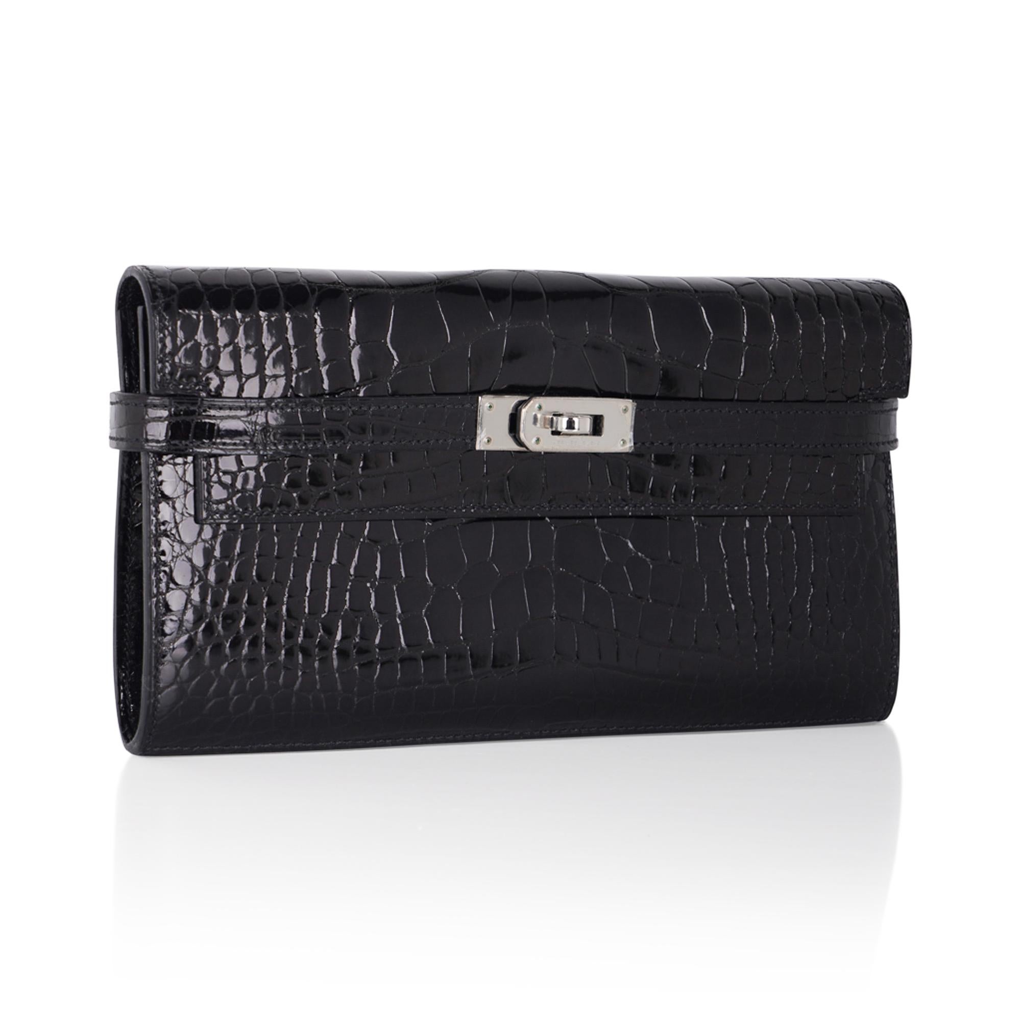 Hermes Kelly Classic Wallet / Clutch Black Lisse Alligator In Excellent Condition In Miami, FL