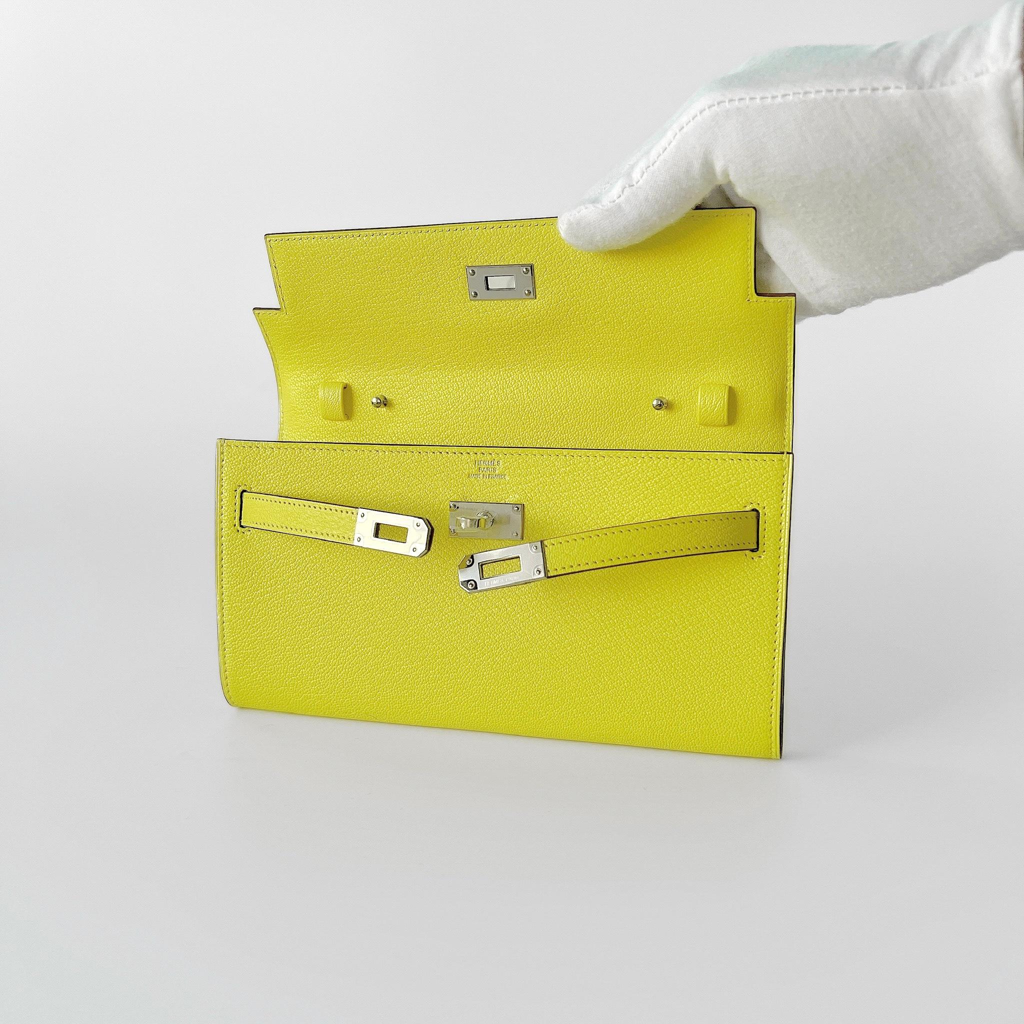 Hermes Kelly Classique To Go Wallet, In Jaune Citron Epsom Leather And Palladium In New Condition In London, GB