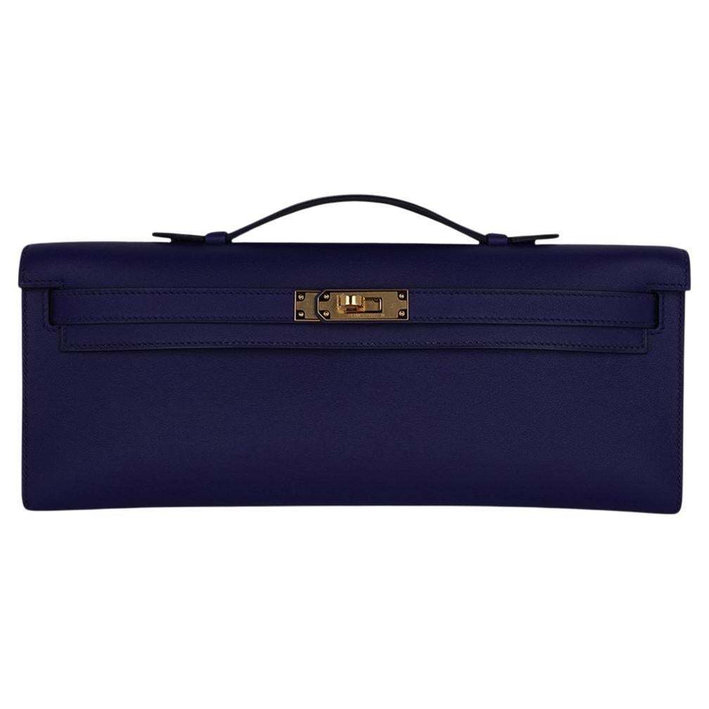 Pochette Hermes Kelly Encre bleu découpé Pochette Swift avec quincaillerie dorée en vente