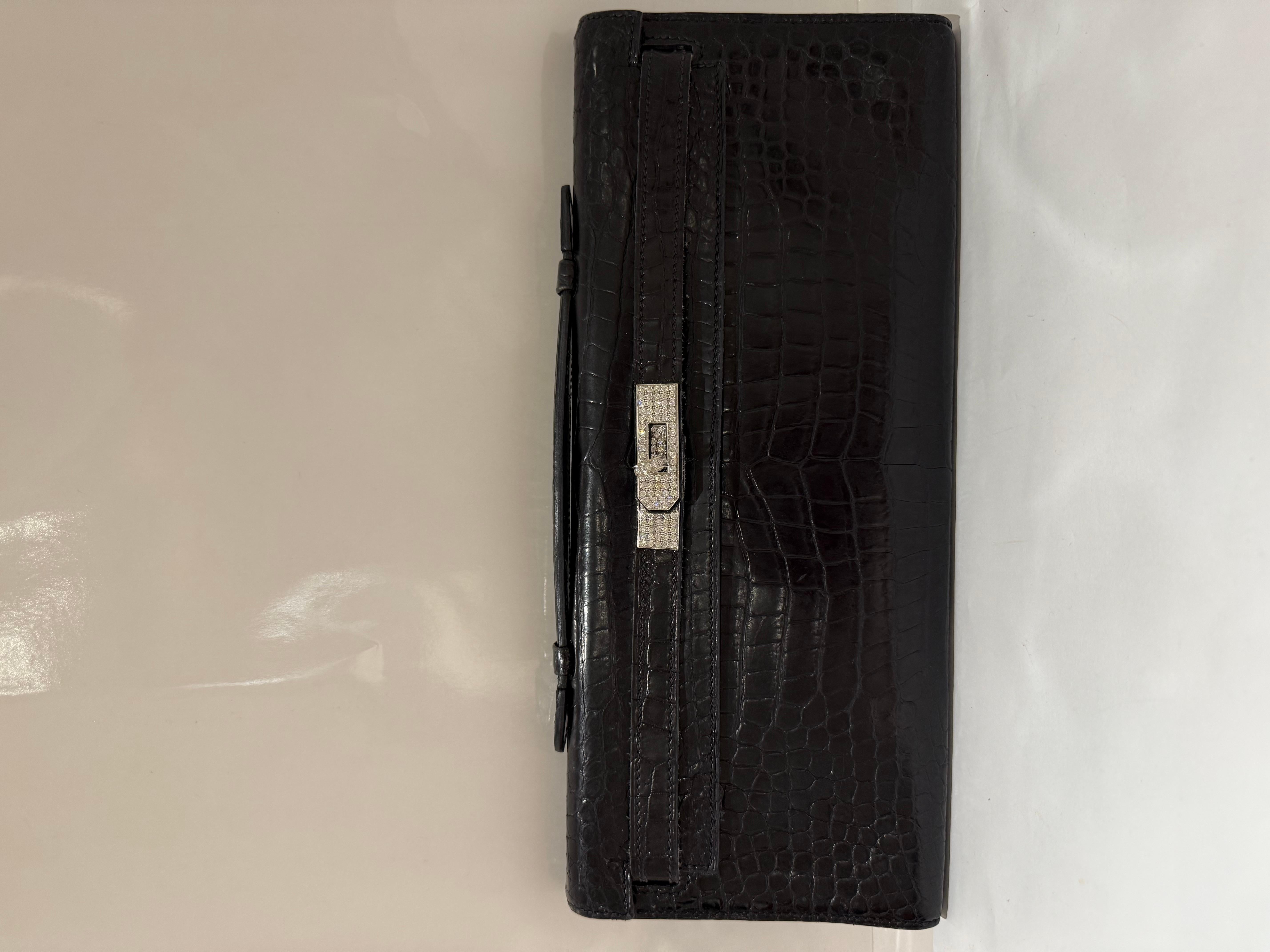 Hermes Kelly Cut Black Porosus Crocodile gold and diamond hardware For Sale 2