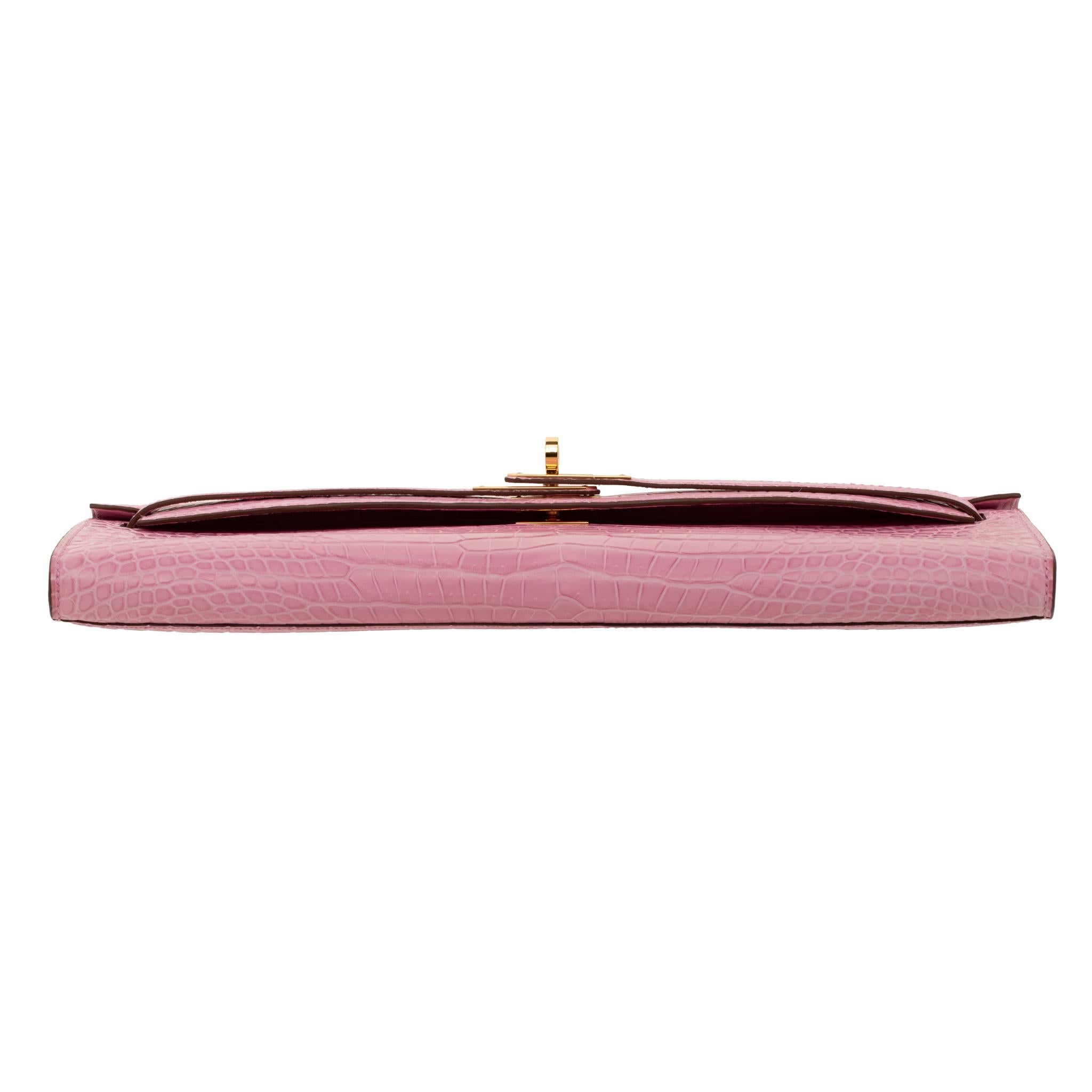 Hermès Kelly Cut Clutch Bubblegum Matte Porosus Crocodile Gold Hardware 2