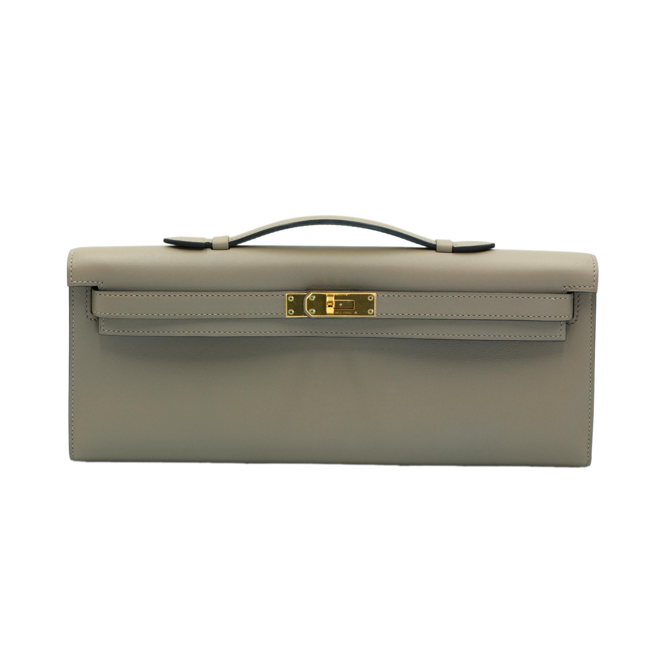 Marque : Hermès

Modèle : Kelly Cut

Taille : 31 × 13 × 3 cm (12,25