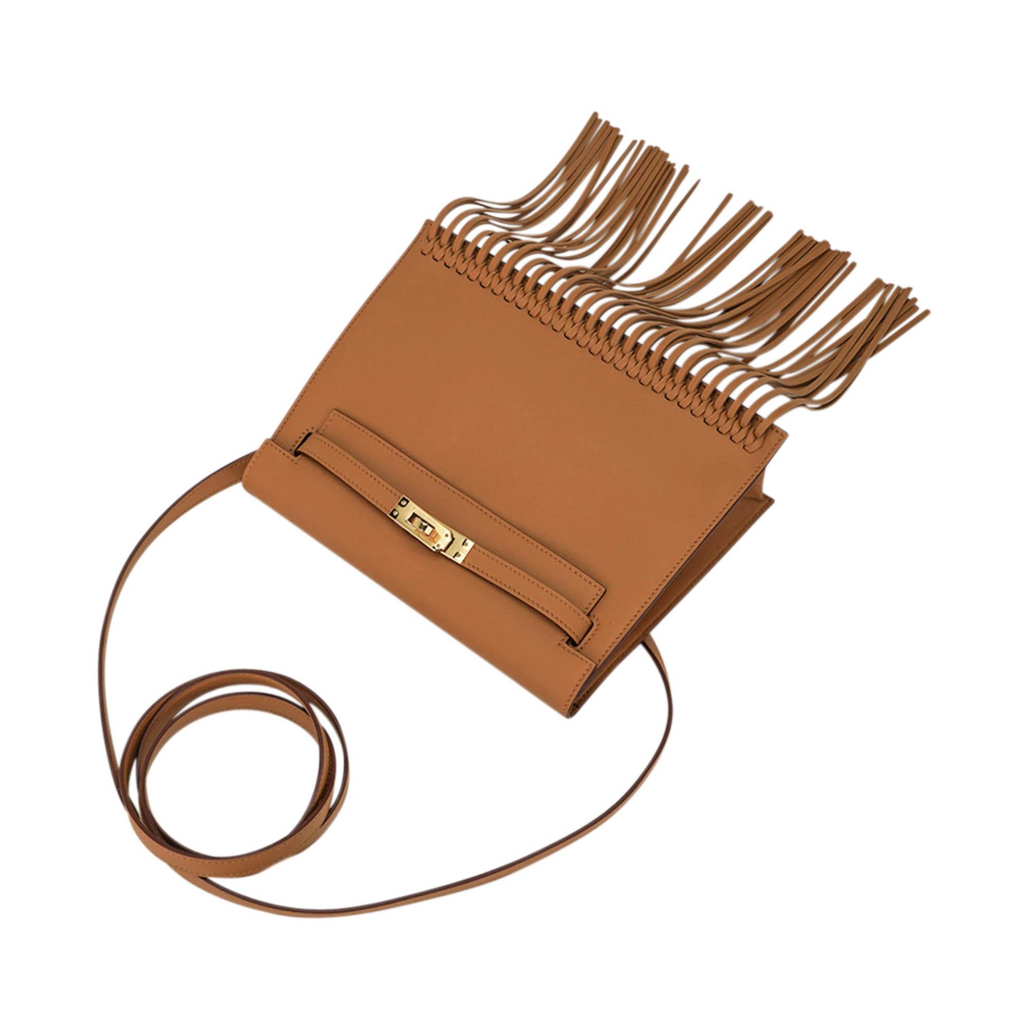 Hermes Kelly Danse Fringe Bag Tabac Sesame with Gold Hardware In New Condition For Sale In Miami, FL