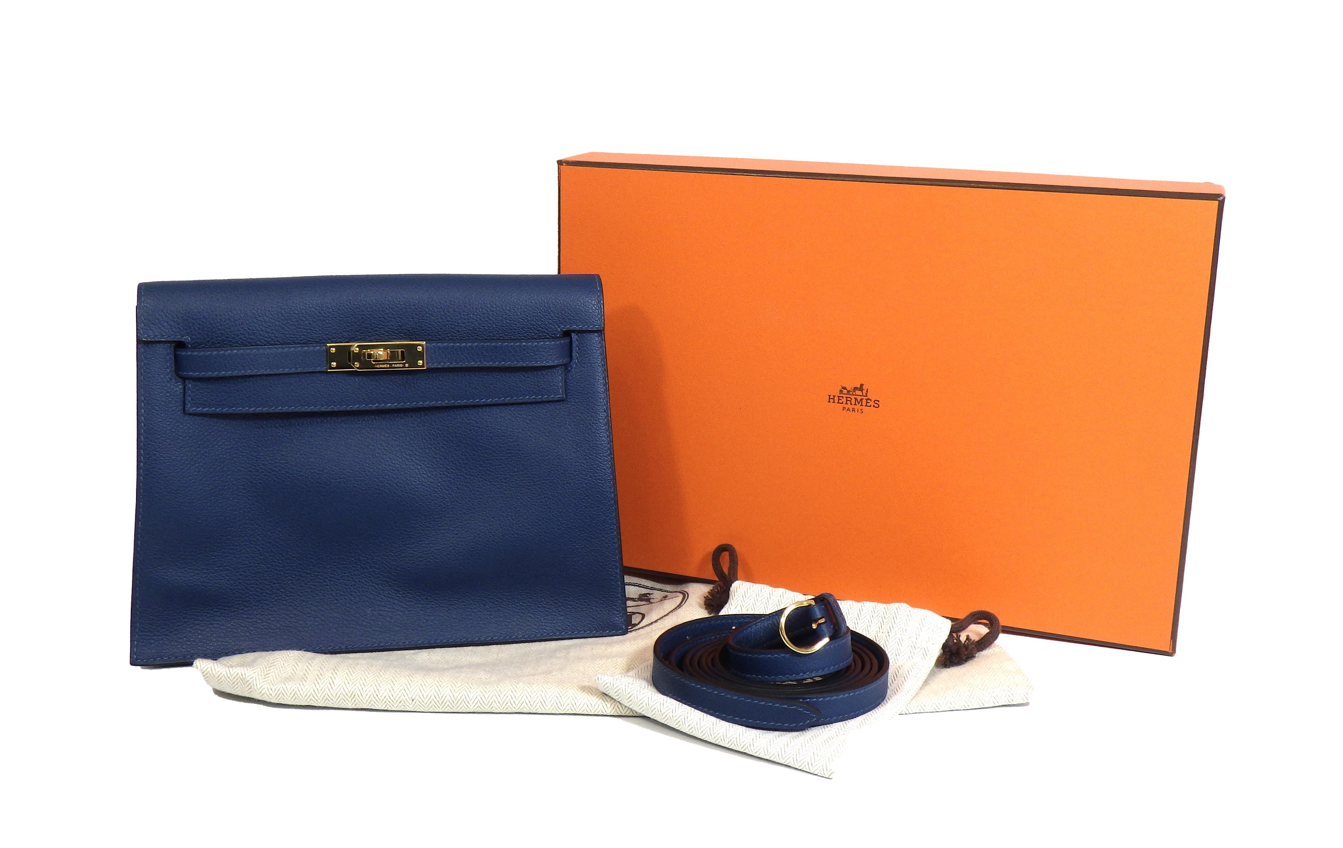Hermes - Excellent - Kelly Danse II 2019 - Deep Blue - Belt Bag

Description

Designed by Jean-Paul Gaultier and originally released in 2008, Kelly Danse is a more casual version of the iconic Hermès Kelly. Originally crafted from luxuriously soft