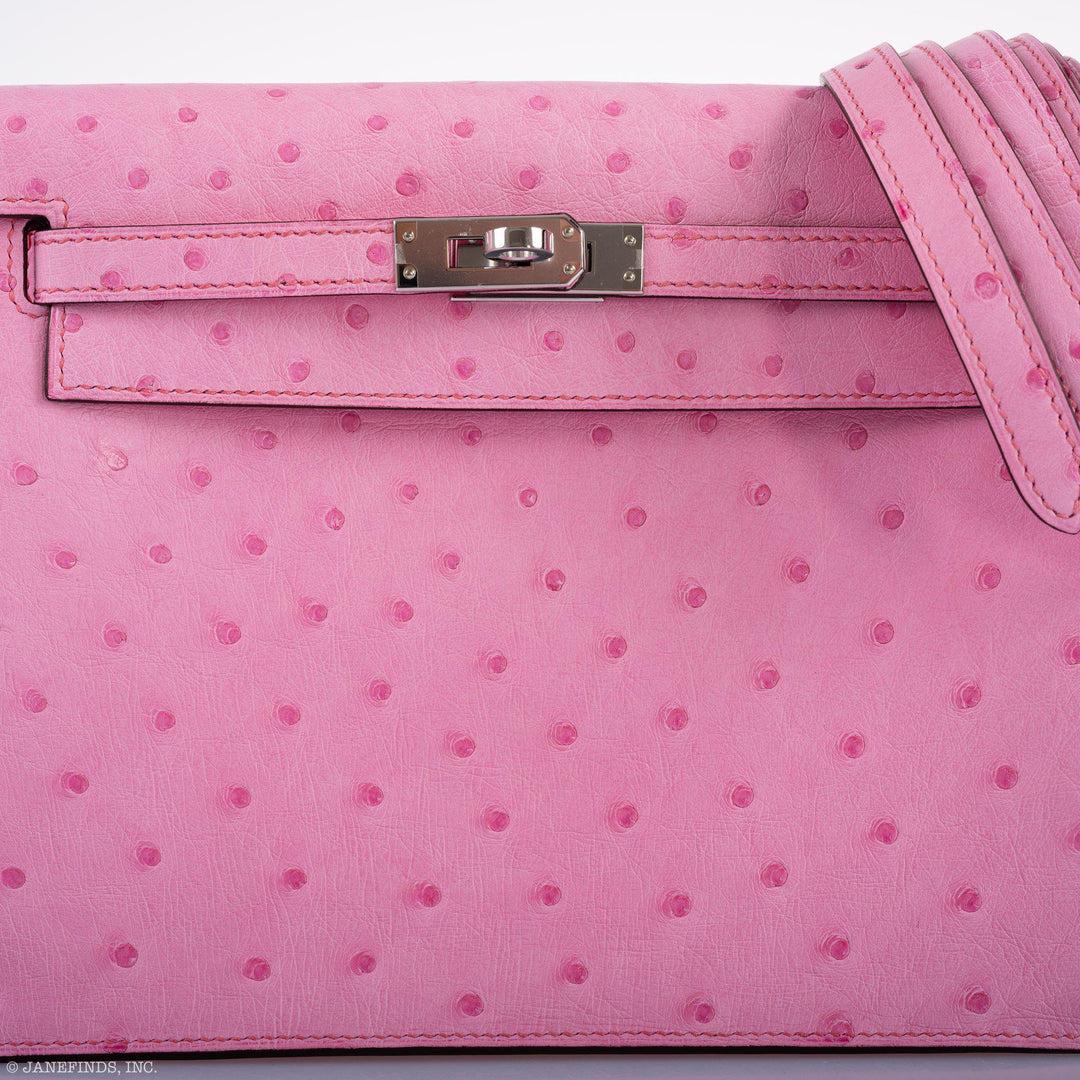 Hermès Kelly Danse II Bubblegum Pink 5P Ostrich Palladium Hardware

The Kelly Danse was a revelation when first designed under Jean-Paul Gaultier’s creative direction, adaptable to so many different uses; a clutch, a waist bag, a backpack, a