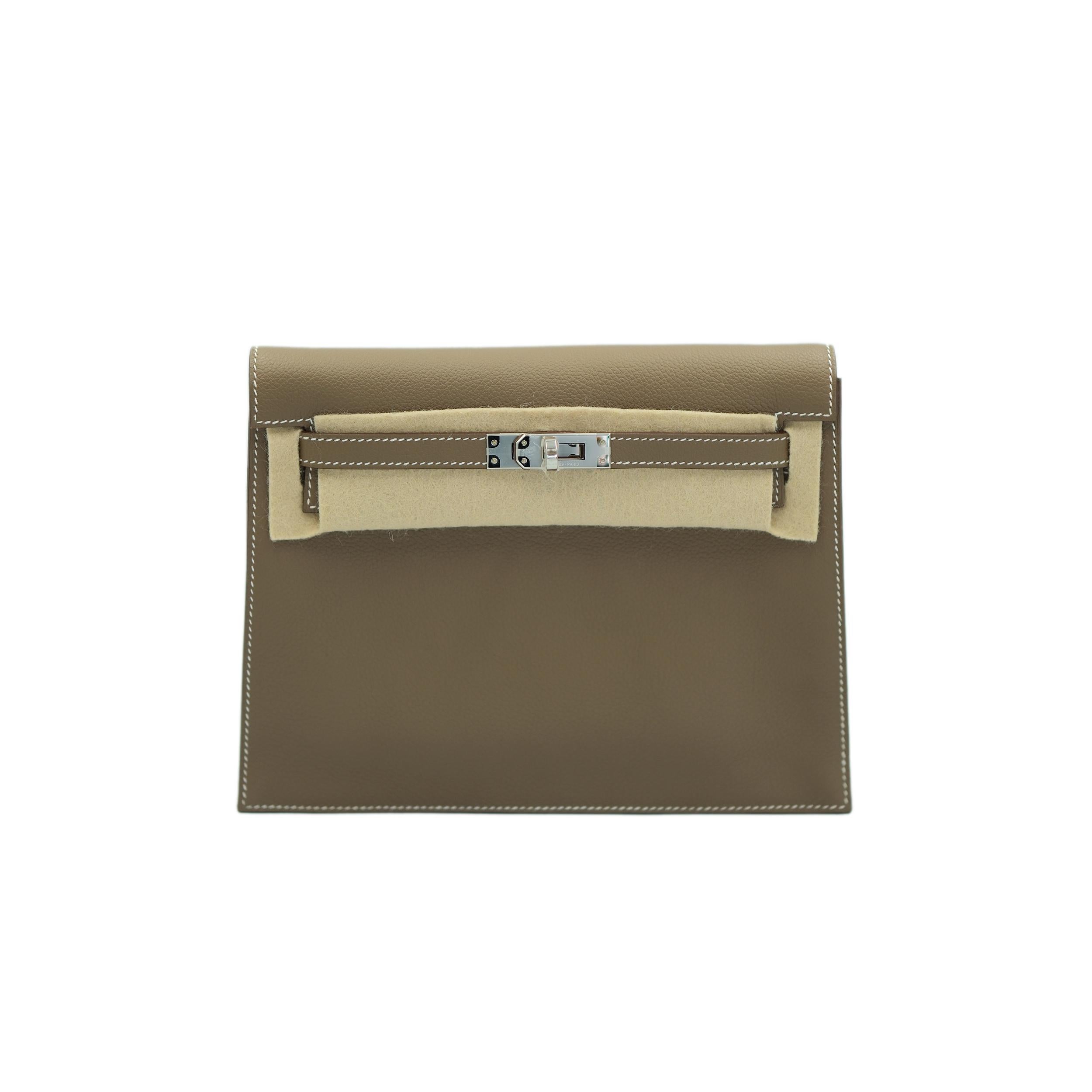 Marque : Hermès

Modèle : Kelly Danse II Verso

Taille : 8.5