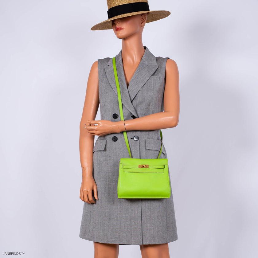 Hermès Kelly Danse II Vert Cru Swift with Gold Hardware - 2004, H Square For Sale 6
