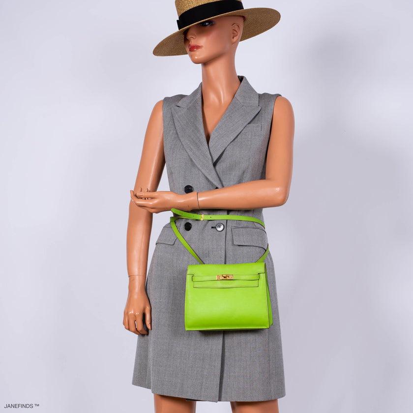 Hermès Kelly Danse II Vert Cru Swift with Gold Hardware - 2004, H Square For Sale 5