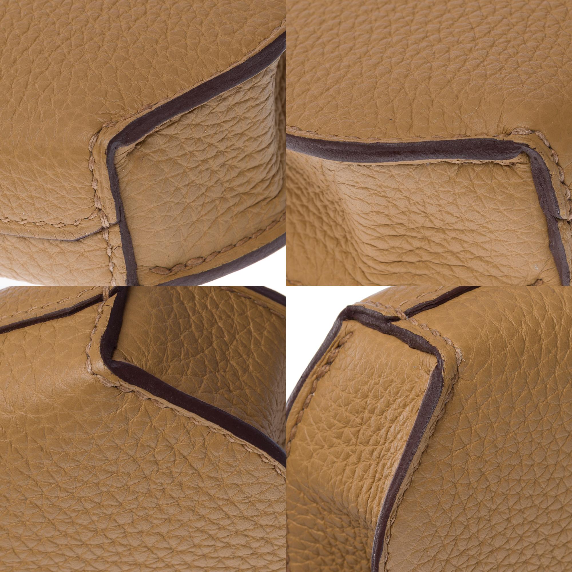 Hermès Kelly Dépêches 25 handbag in Biscuit Togo leather, PHW For Sale 8
