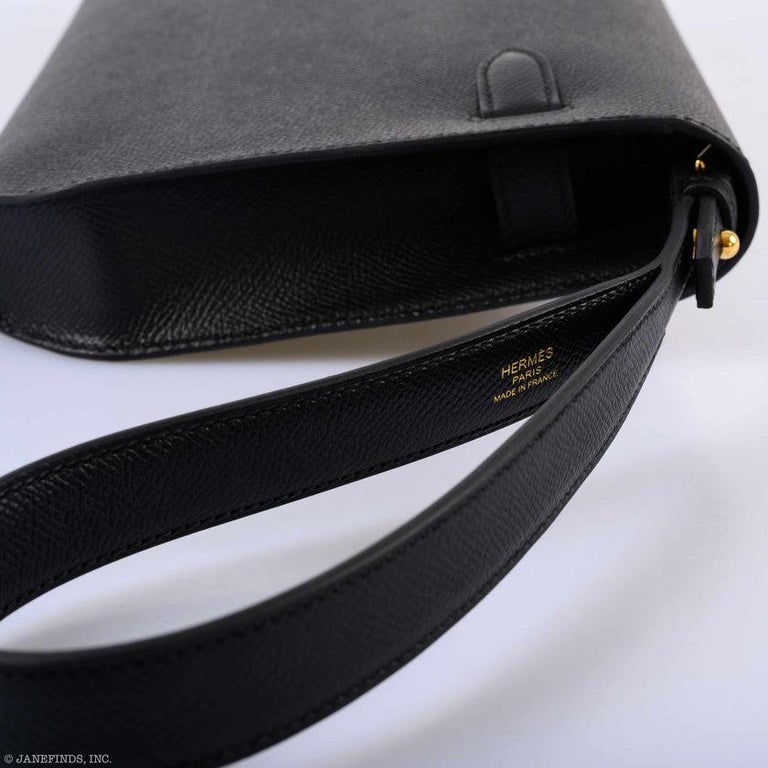 Hermès Kelly Depeches 25 Pochette Black Epsom Gold Hardware - 2019 For Sale  at 1stDibs