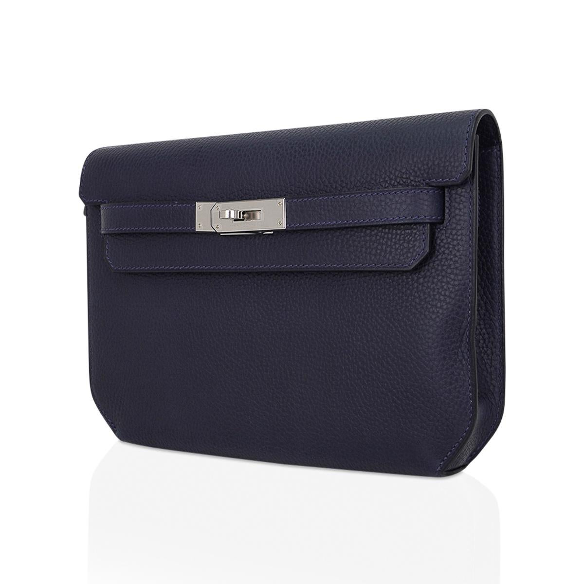 Hermes Kelly Depeches 25 Pouch Blue Indigo Galop D'Hermes Vache Palladium  In New Condition For Sale In Miami, FL
