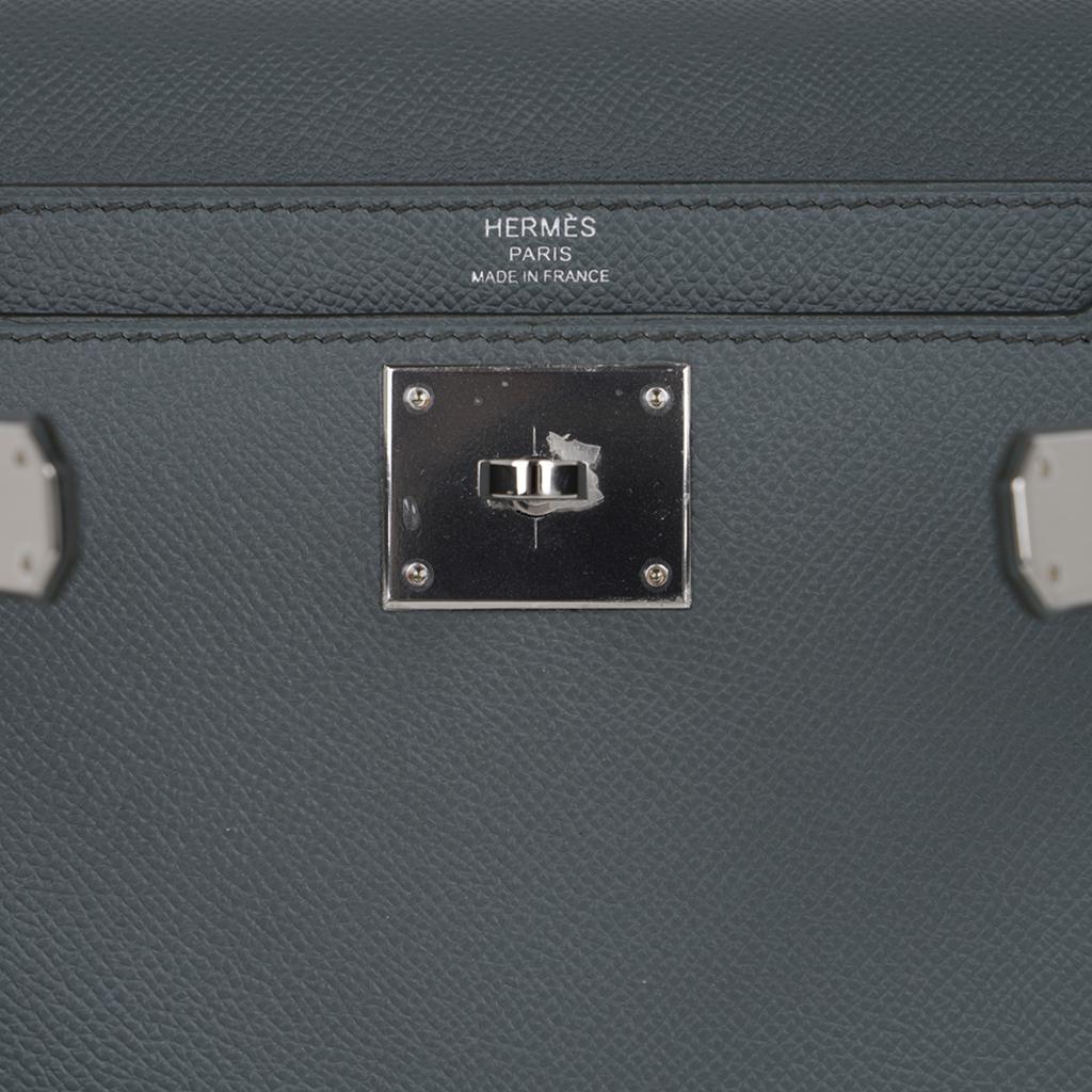 Noir Hermès Kelly Depeches 25 Pochette vert amande Epsom avec finitions en palladium:: état neuf