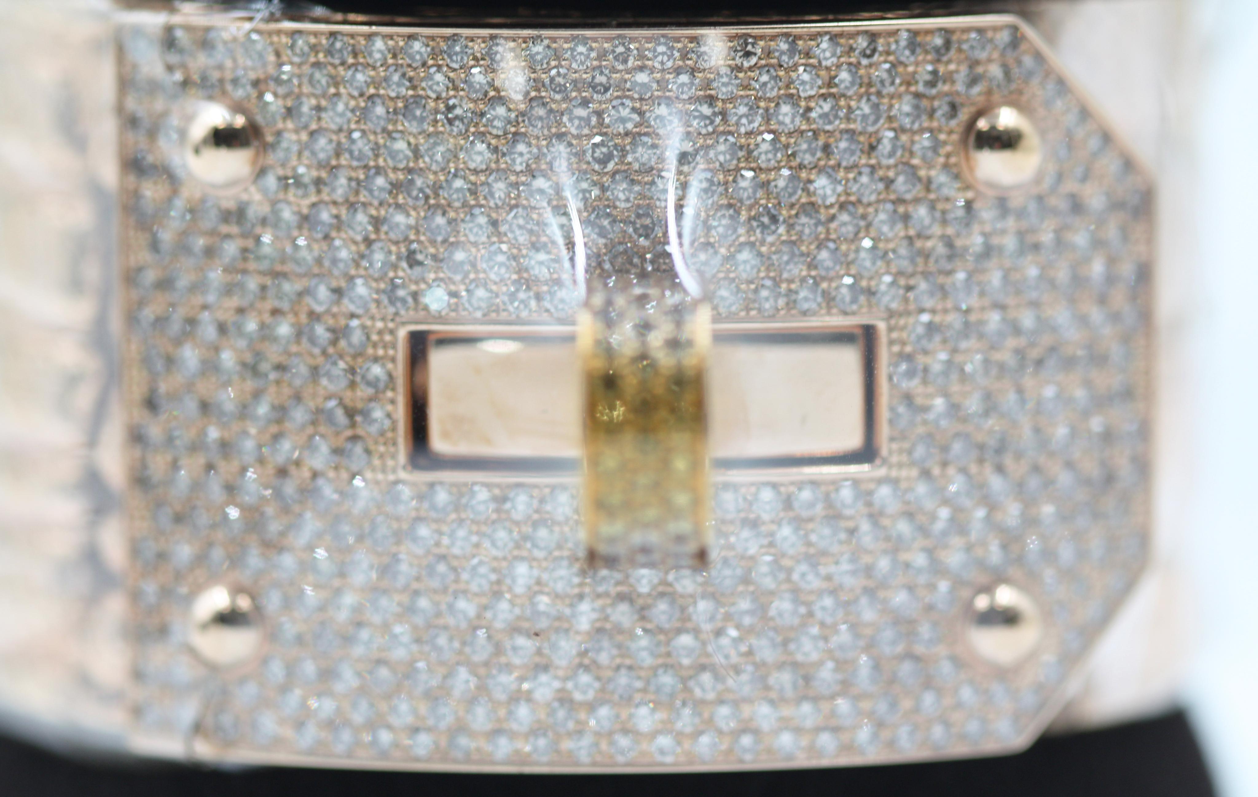 Women's Hermès Kelly Diamond Pave Alligator Leather Pattern 18 Karat Gold Cuff Bracelet For Sale