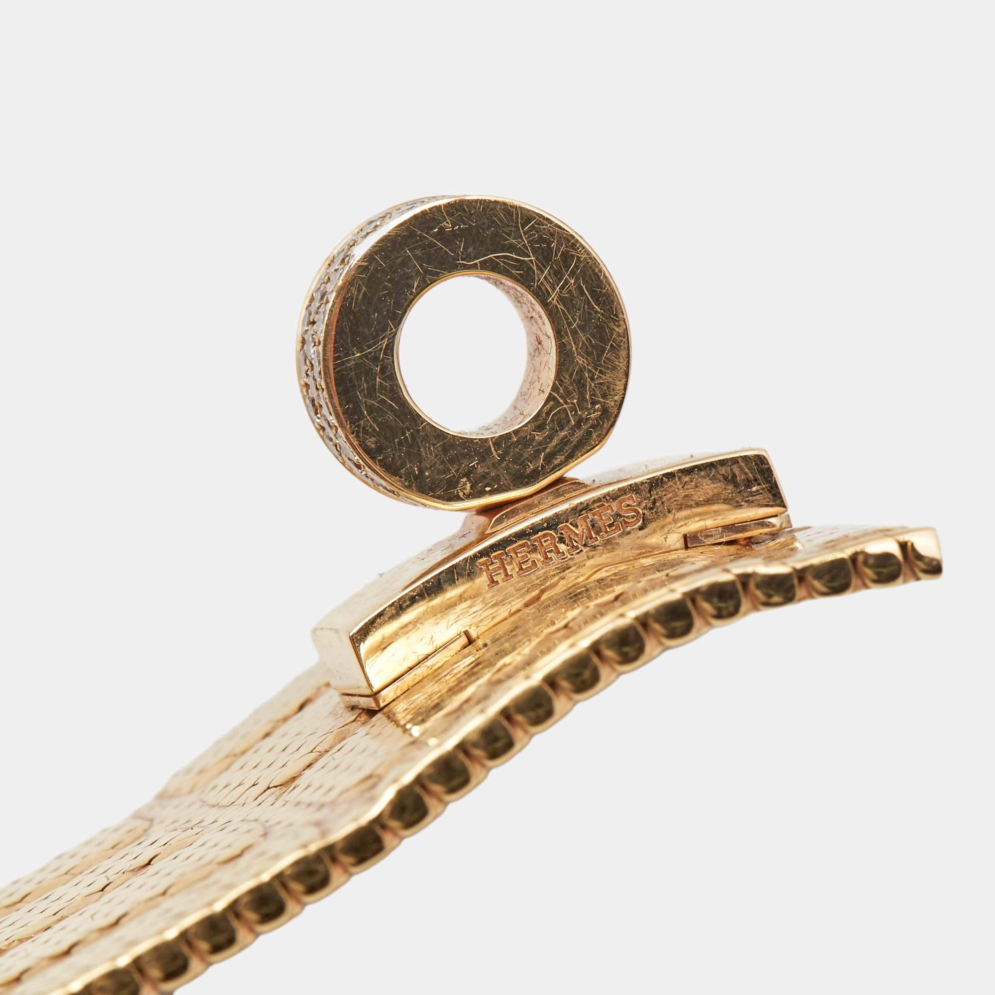 Hermès Kelly Diamonds 18k Gelbgold breites Armband SH im Zustand „Gut“ in Dubai, Al Qouz 2