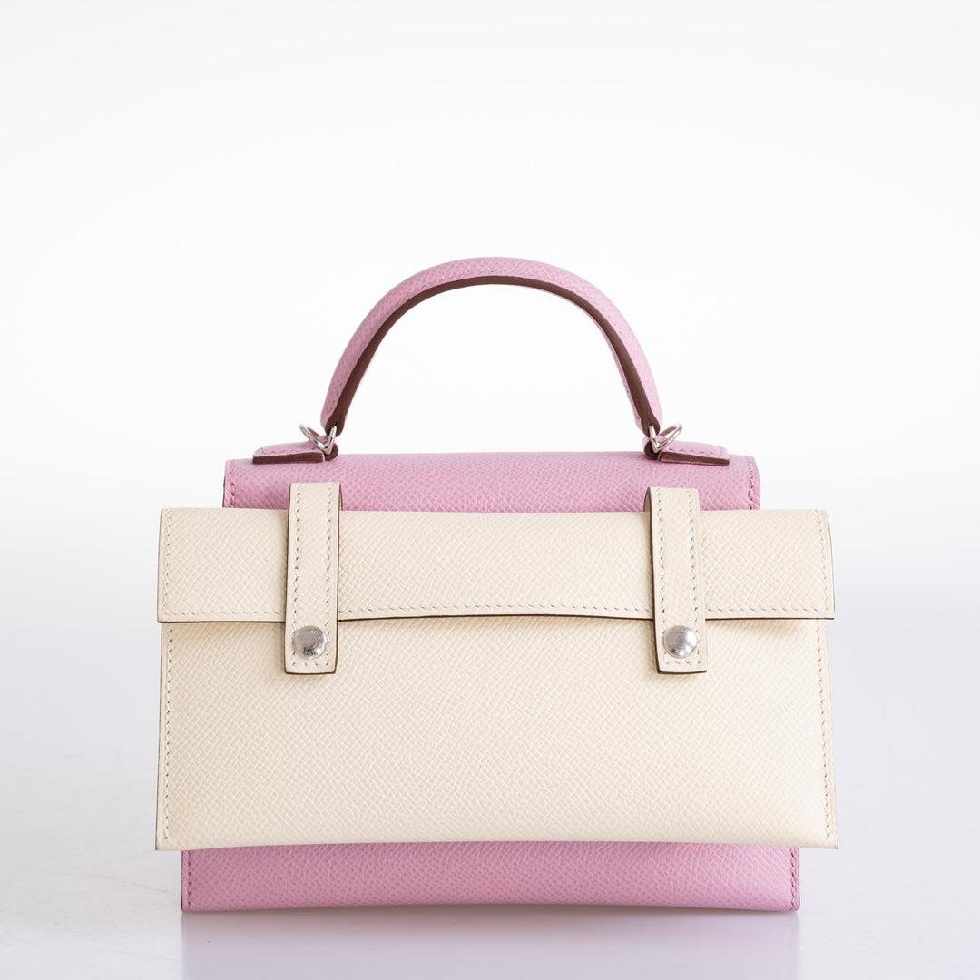 Hermès Kelly Doll Quelle Idole Picto Mauve, Chai, Lime Bag with Palladium Hardware

Voici le sac Hermès Kellydole Picto, qui fait partie de la collection Hermès printemps/été 2022 et donne une touche modernisée à la nature fantaisiste du sac