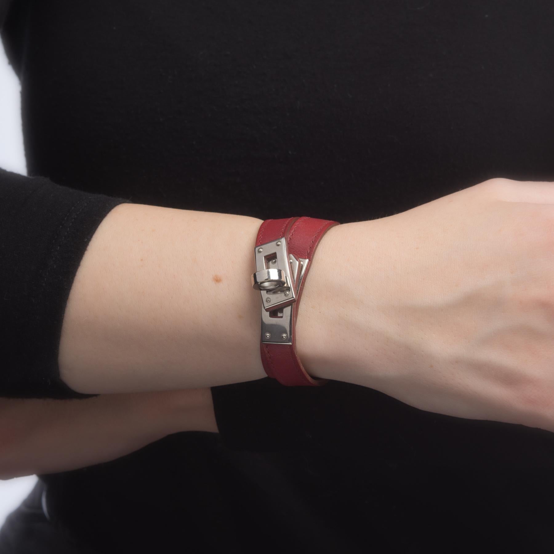 Hermès Kelly Double Tour Bracelet Palladium Plate Red Leather Estate Jewelry In Good Condition In Torrance, CA