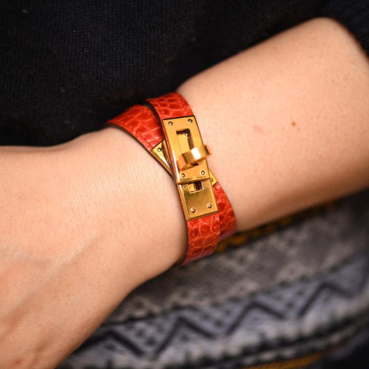 Hermès Kelly Doble vuelta Pulsera de piel de cocodrilo T2 en Excelente estado para la venta en Banbury, GB