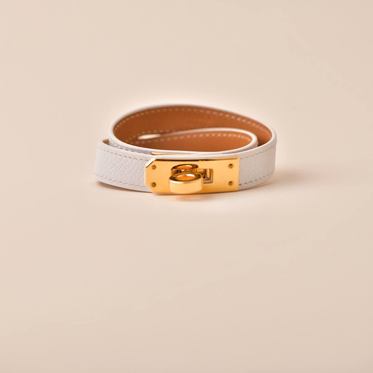 Women's or Men's Hermès Kelly Double Tour White Leather Gold Hardware Bracelet T2