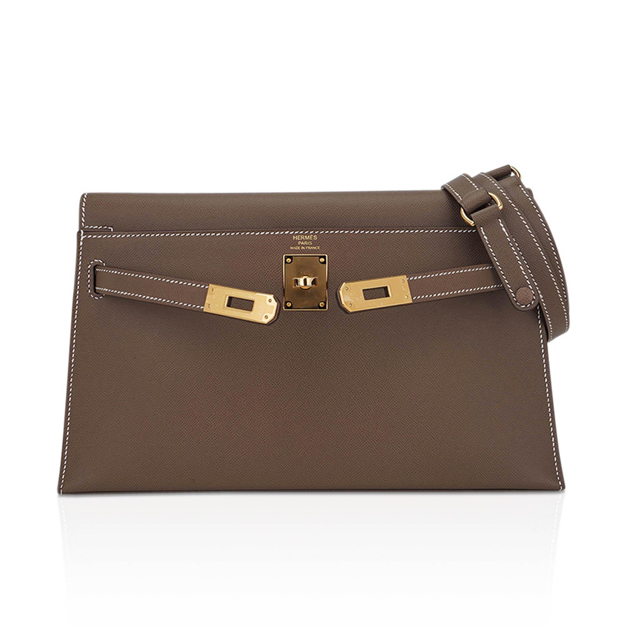 Hermes Kelly Elan Etoupe Veau Madame Leather with Gold Hardware For Sale 2