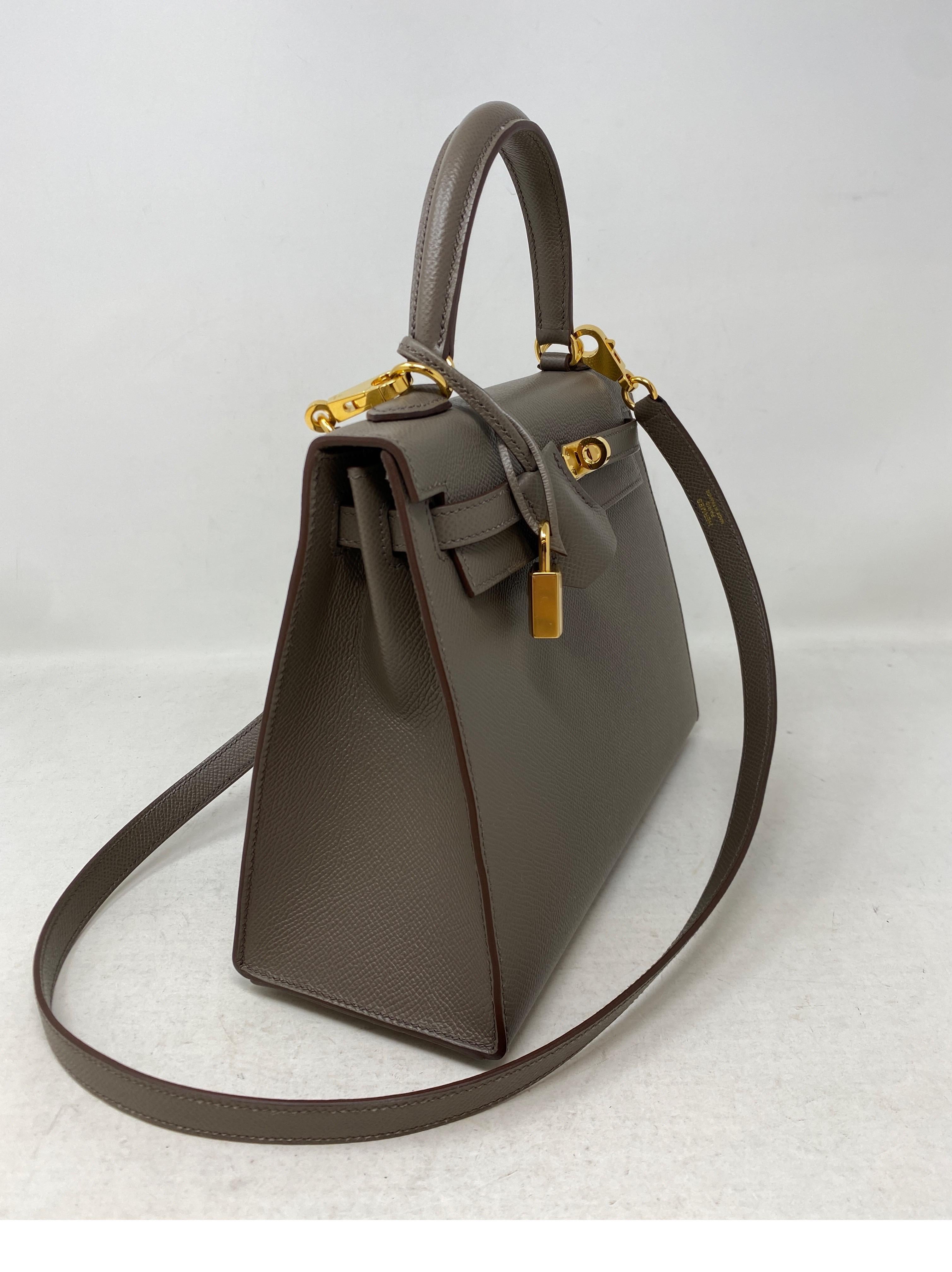 Hermes Kelly Etain 25 Bag In New Condition In Athens, GA